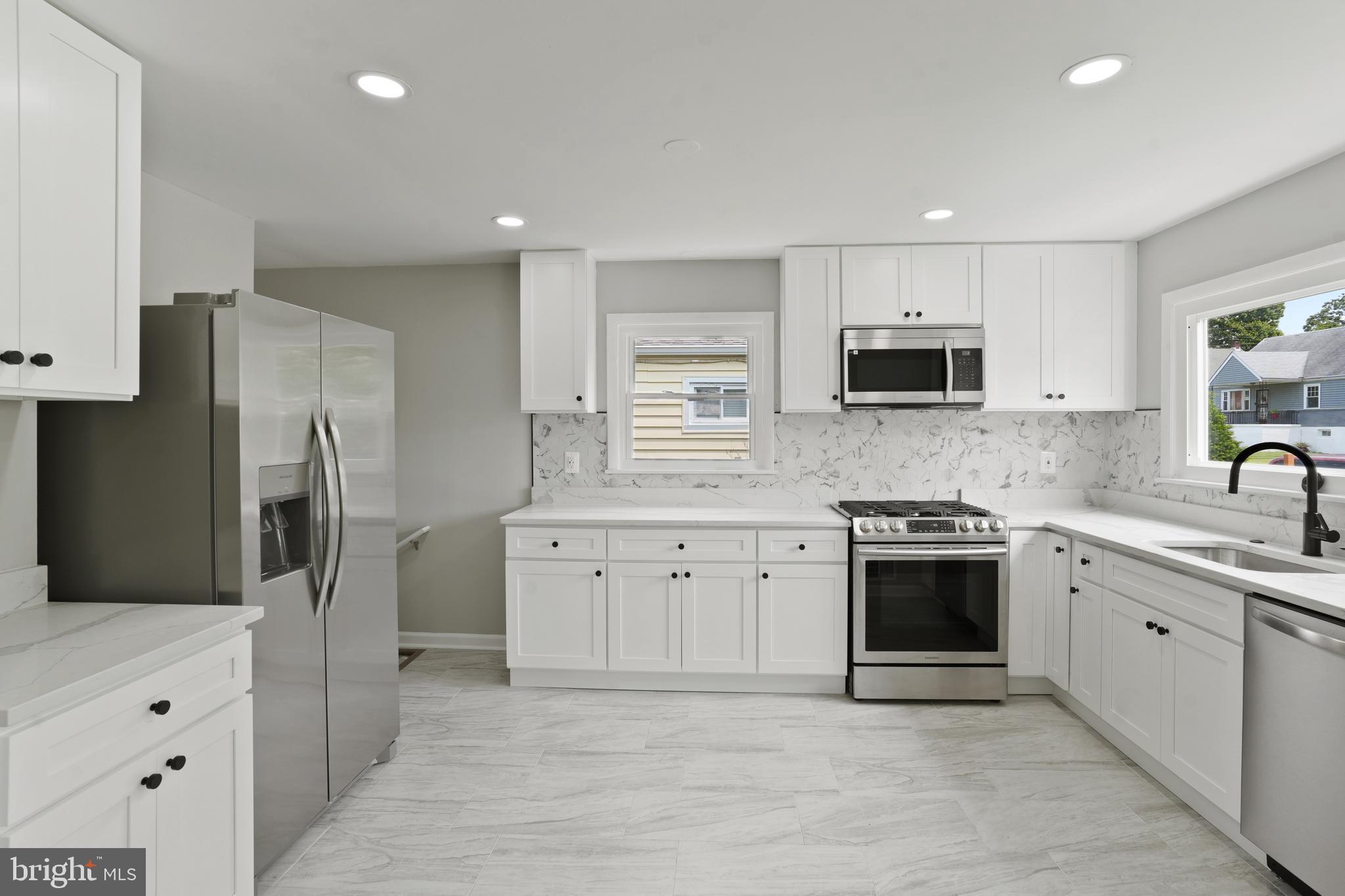 CATONSVILLE MANOR - Residential