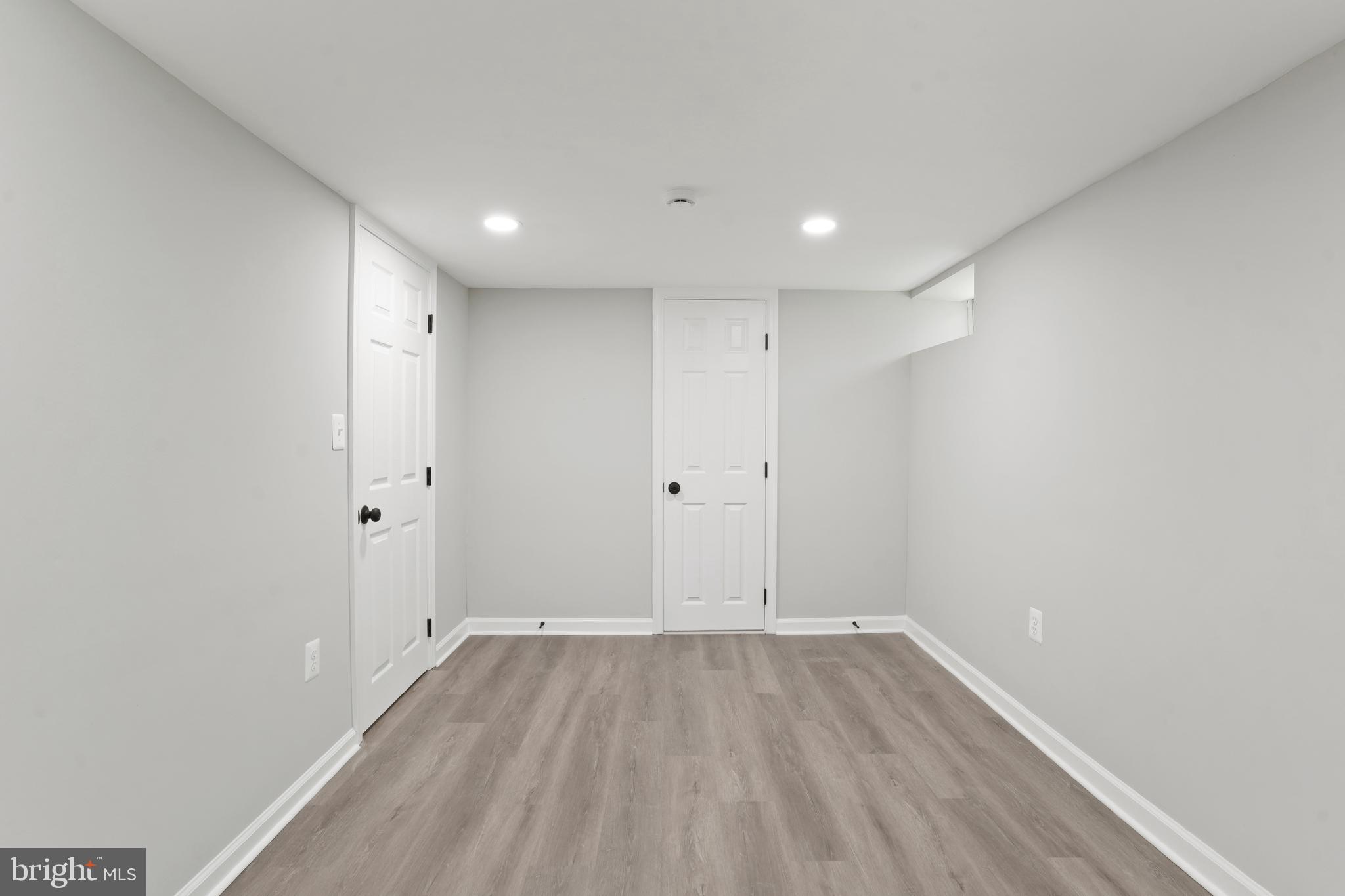 CATONSVILLE MANOR - Residential