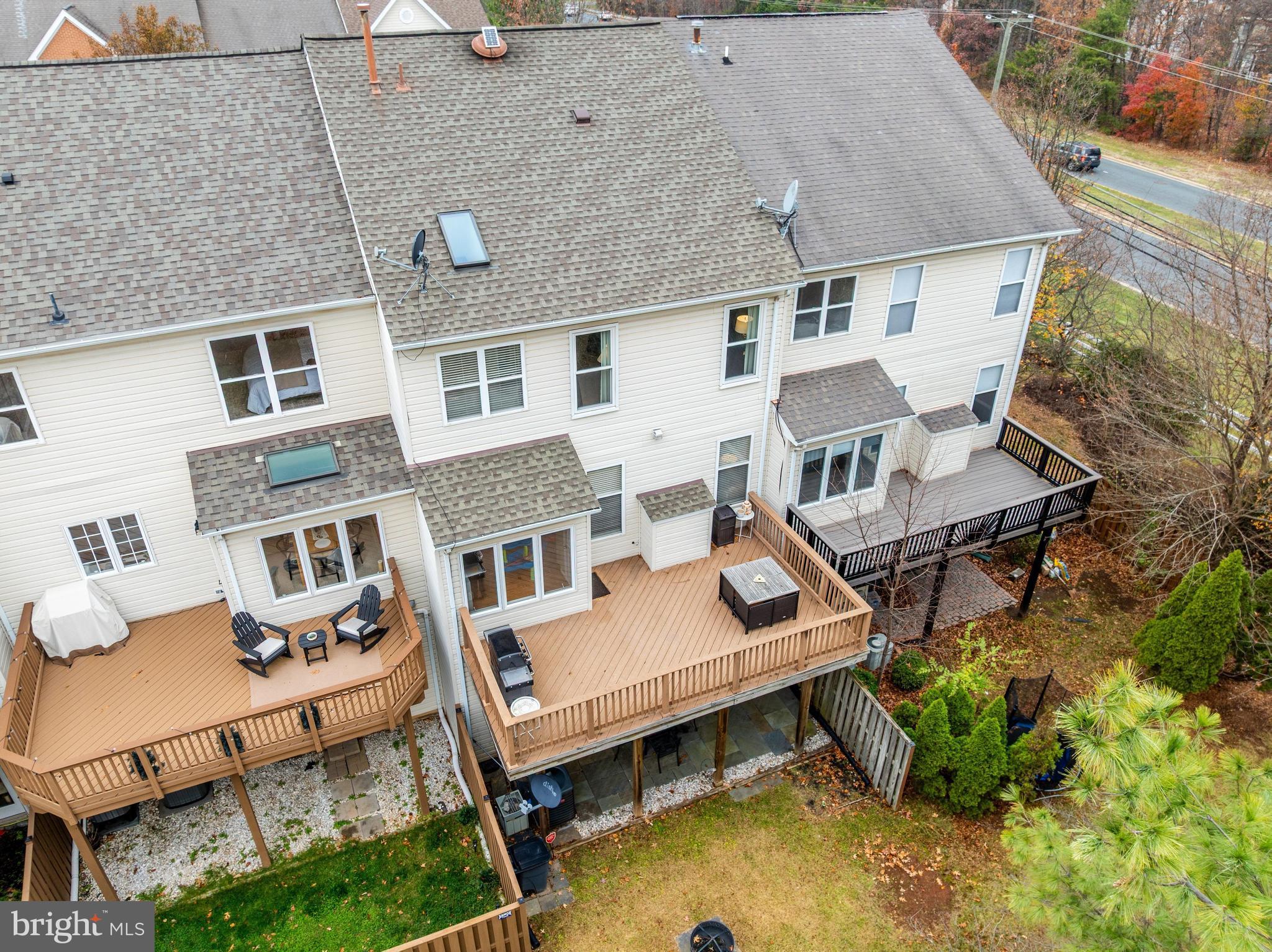 43893 SANDBURG SQUARE