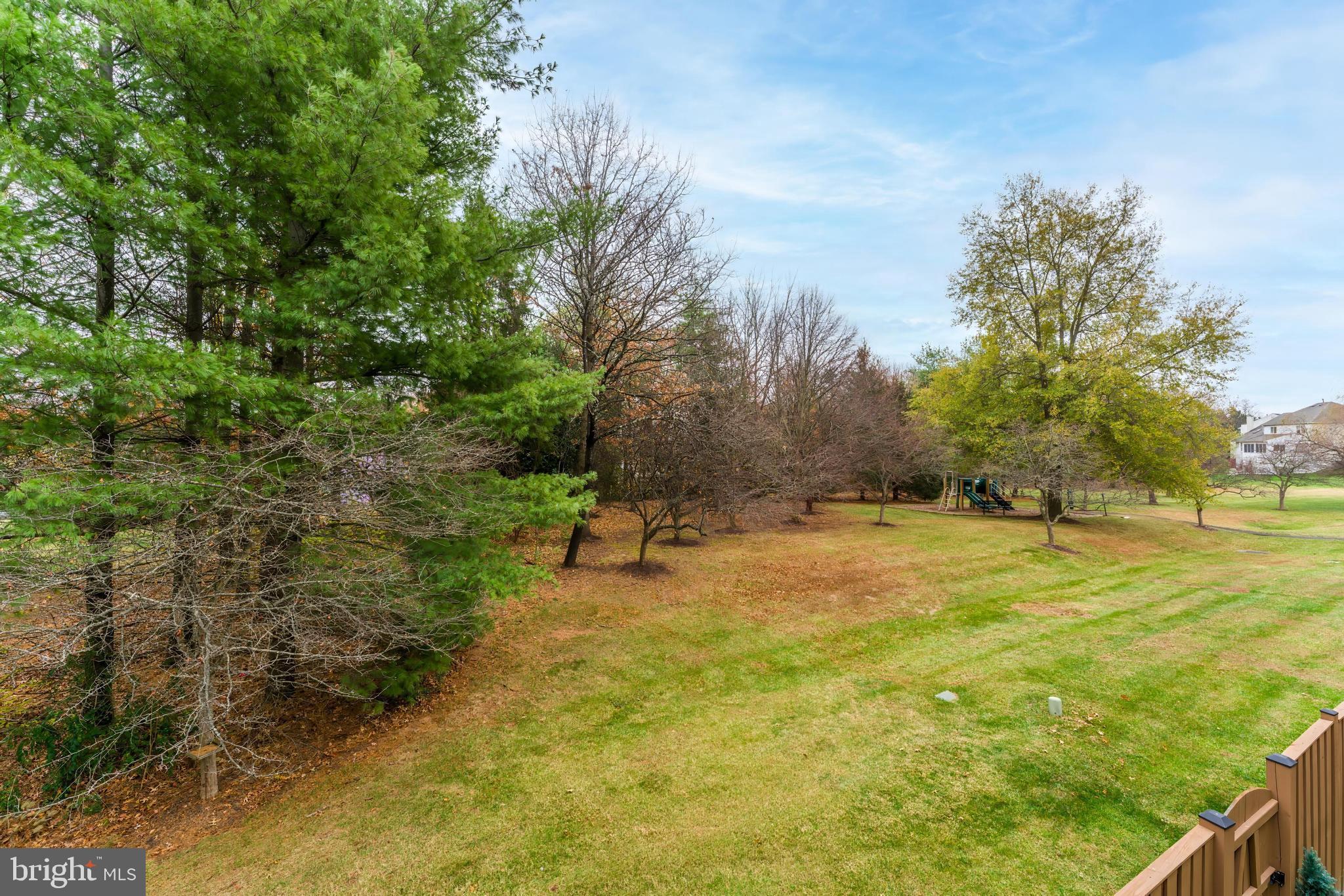 43893 SANDBURG SQUARE