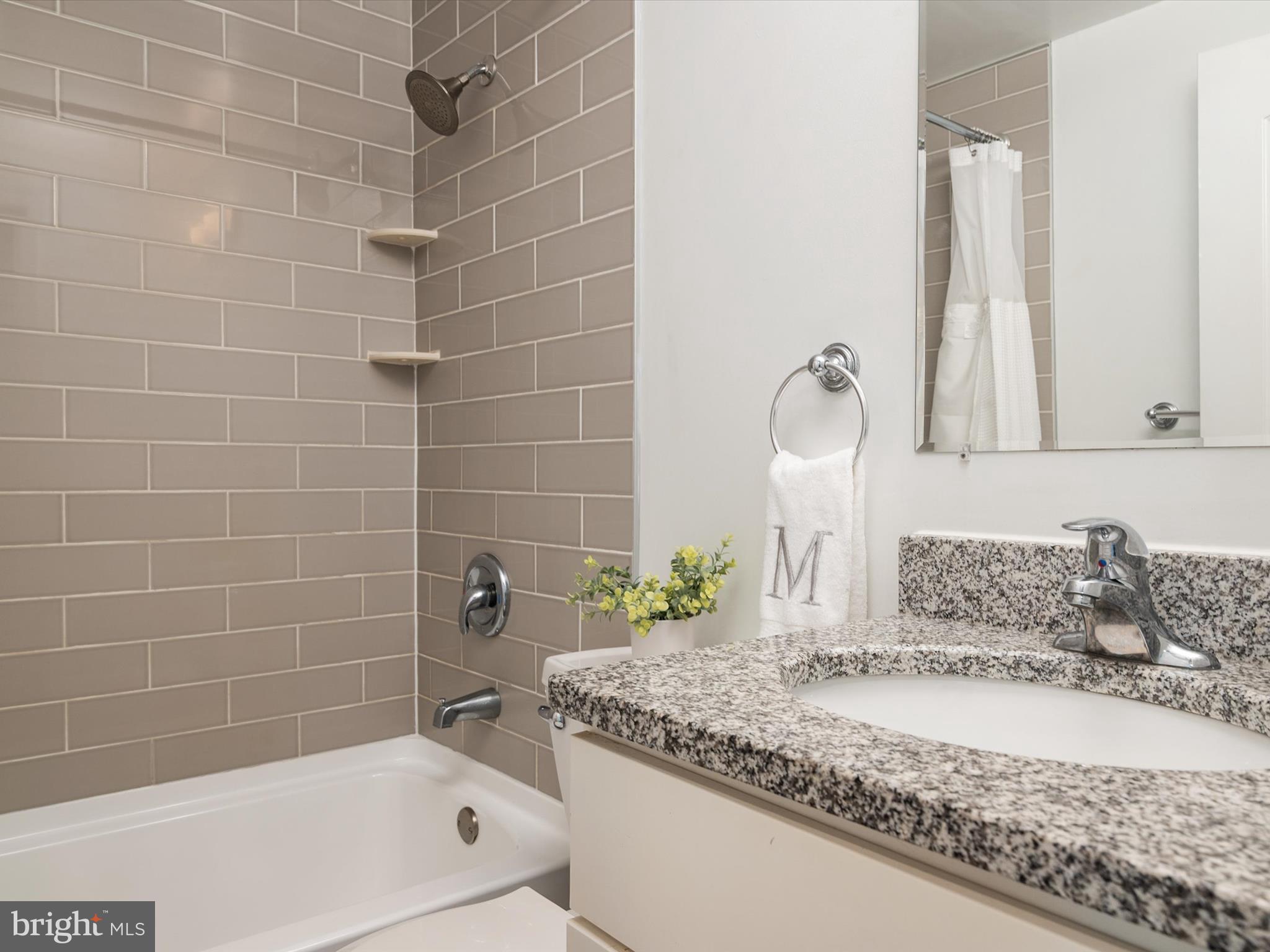 FRANKLIN MANOR BEACH - Residential