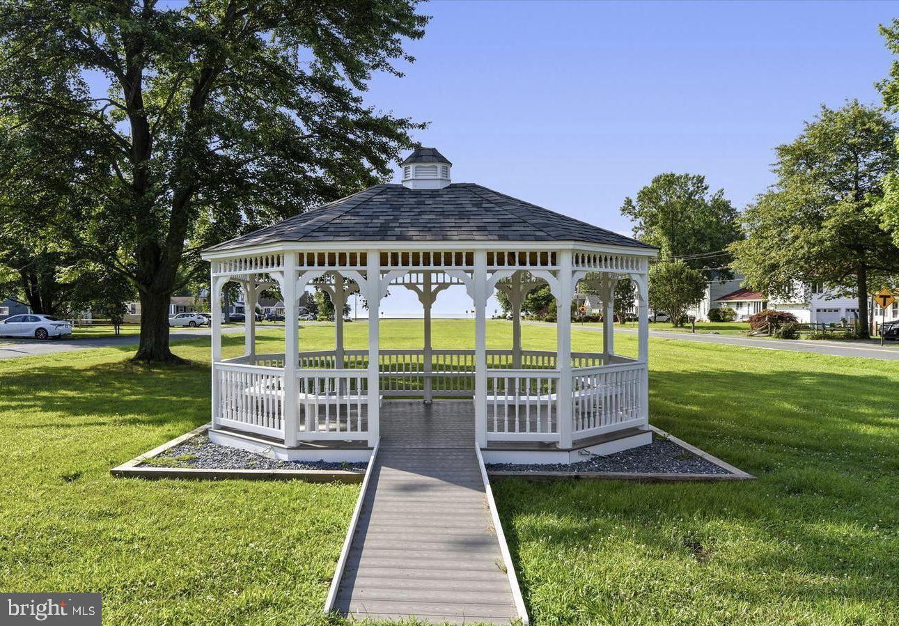 FRANKLIN MANOR BEACH - Residential