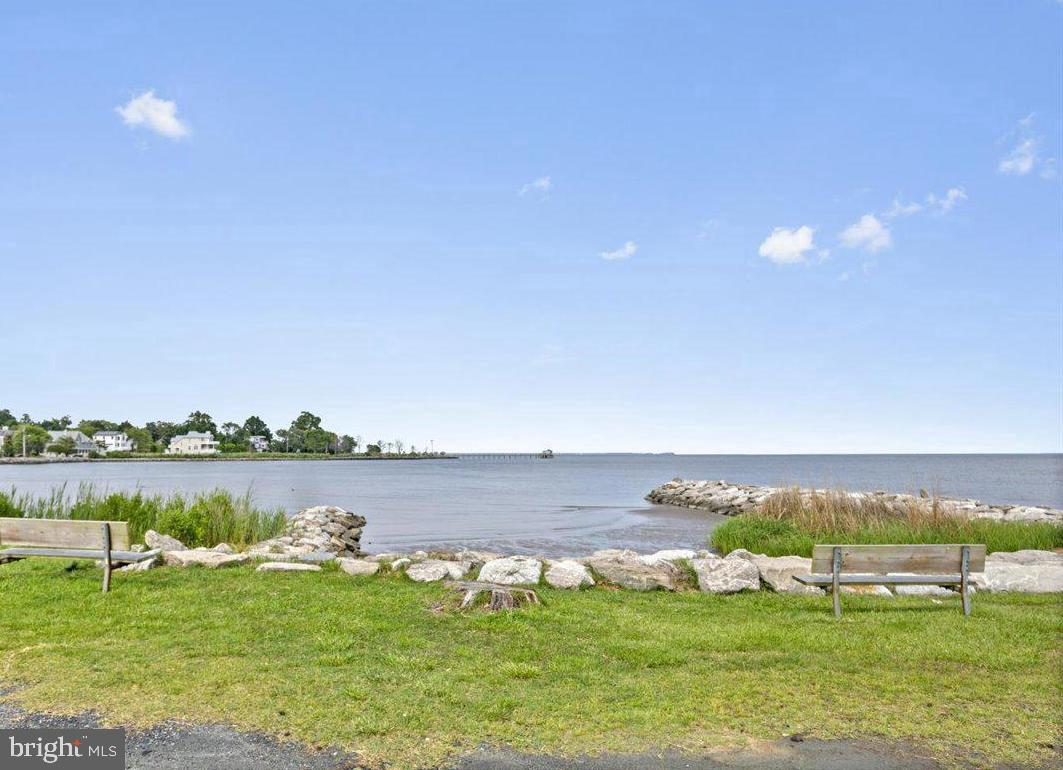 FRANKLIN MANOR BEACH - Residential