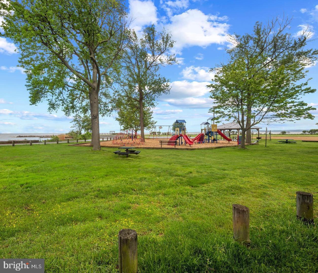 FRANKLIN MANOR BEACH - Residential