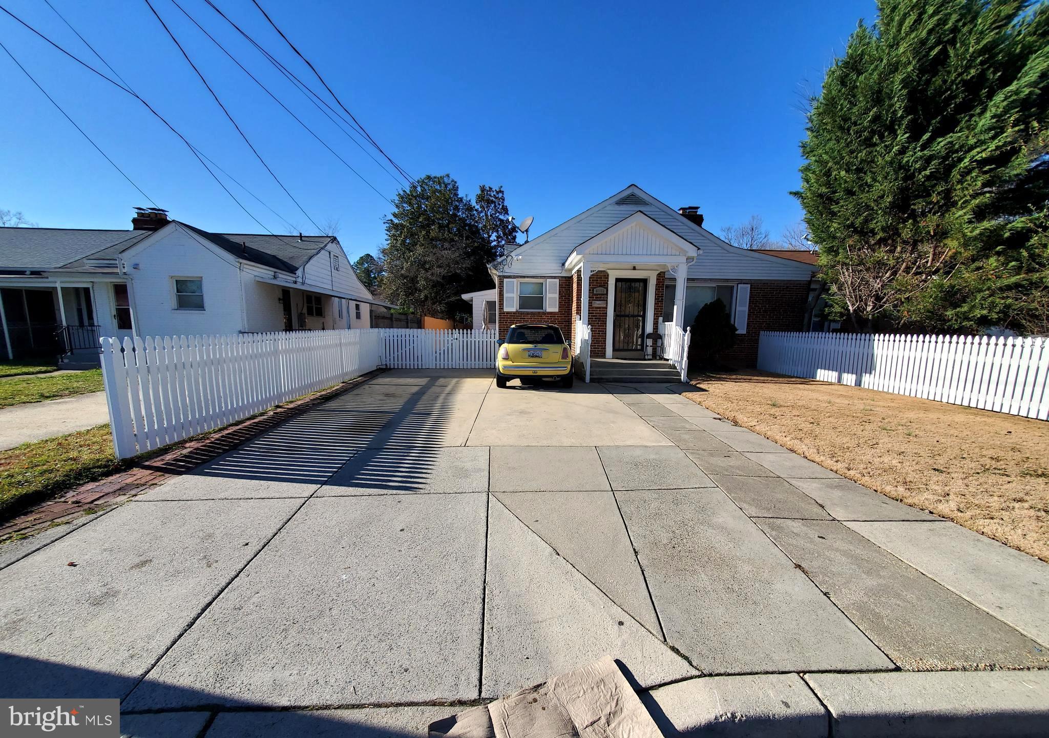 RIGGS MANOR - Residential