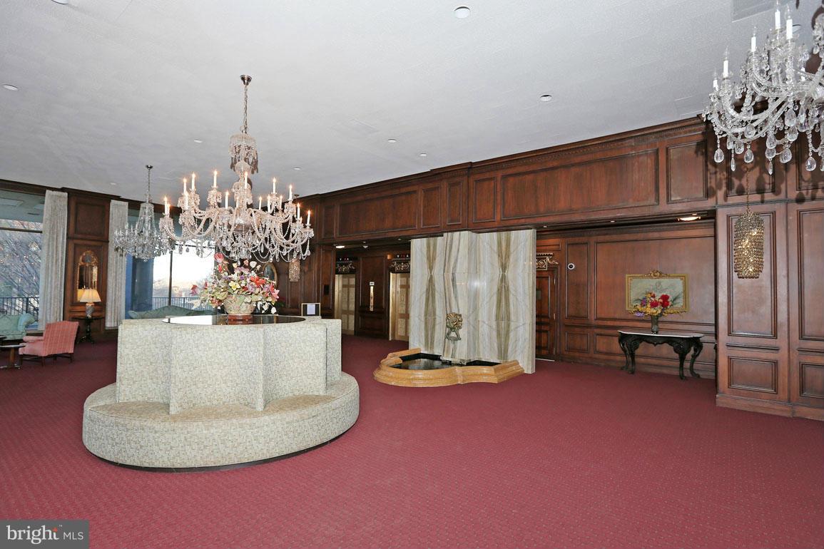 WASHINGTON TOWER - Residential