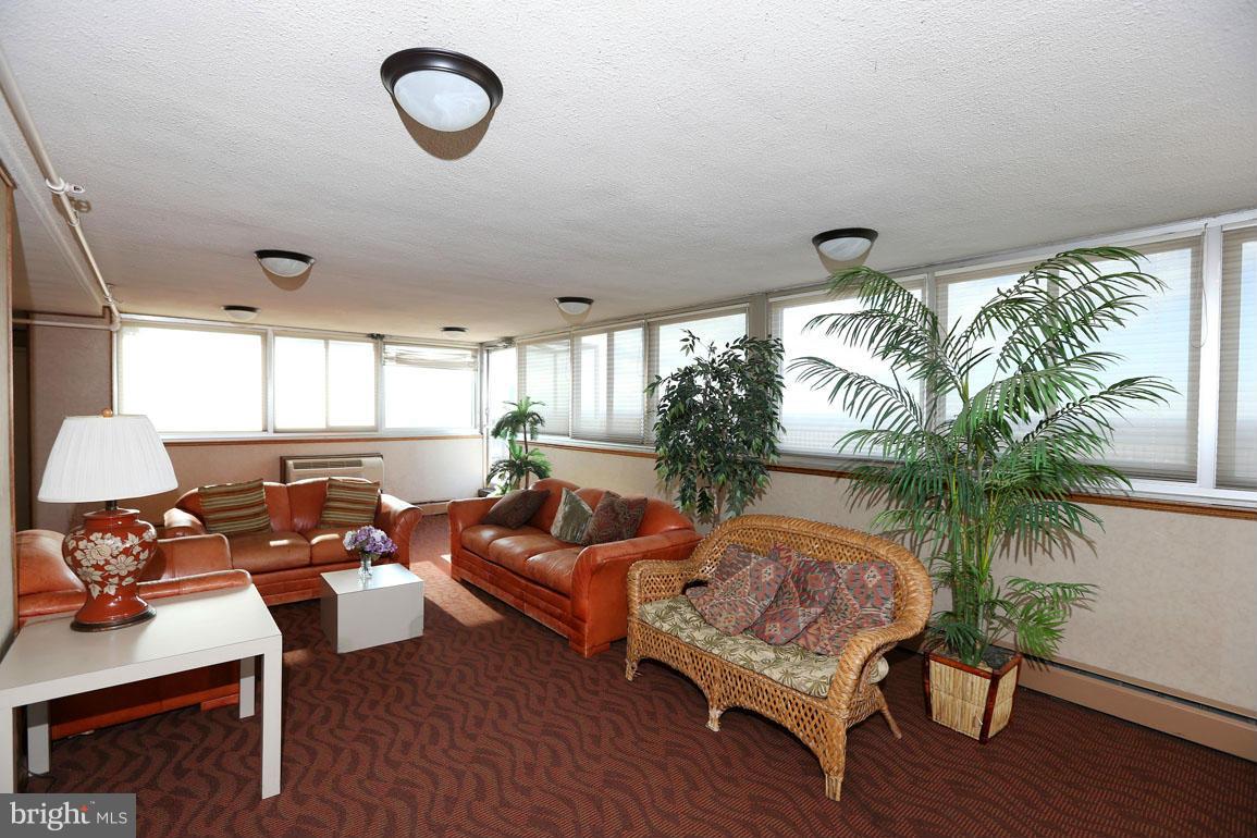 WASHINGTON TOWER - Residential