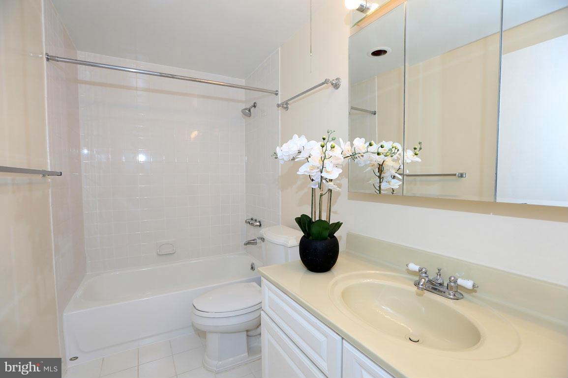 WASHINGTON TOWER - Residential