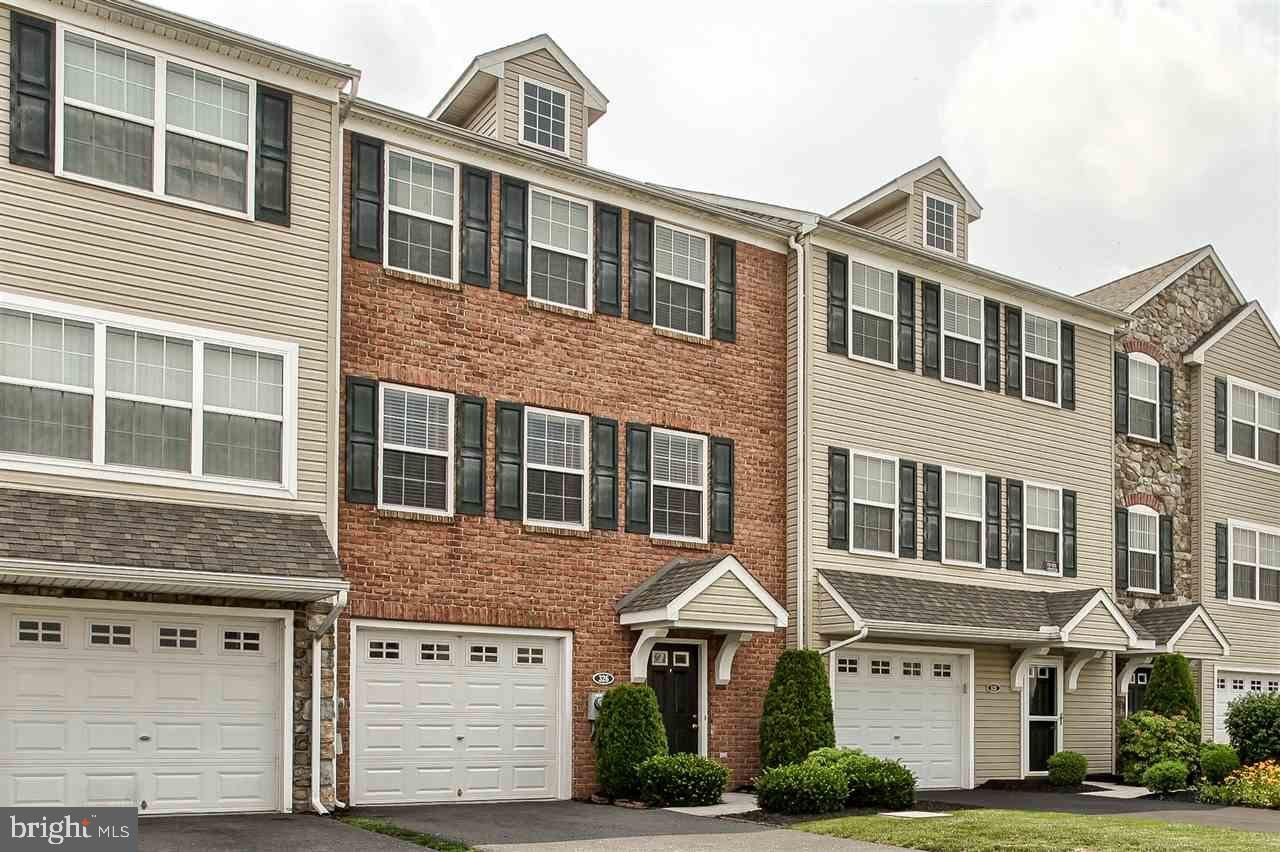 Well maintained and spacious 3 story in Keystone Arms. Just under 2000 sq ft townhome, offers 3 bedrooms / 2.5 Baths, Plenty of storage. LL walk out can be In Law Qtrs.Family Rm , or addl bedroom! One Car Garage, Neutral colors. Most convenient location! Amenities w/membership incl Pool and Gym!