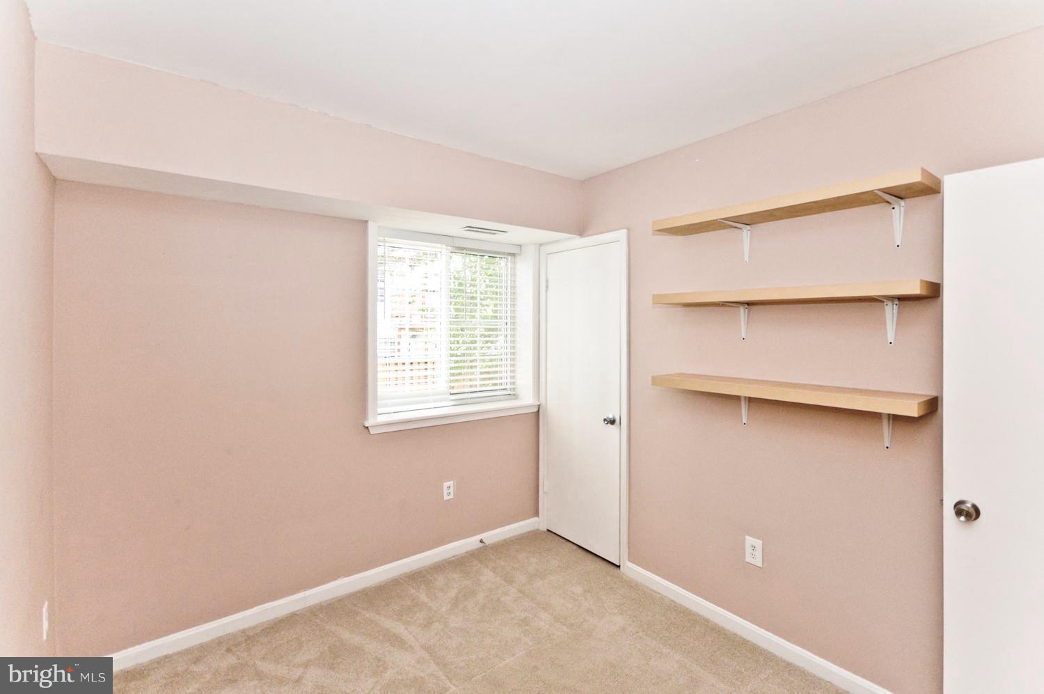 SURREY AT MANCHESTER LAKES - Residential