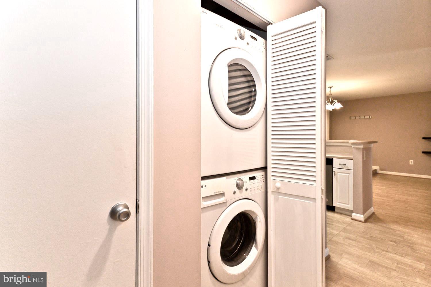 SURREY AT MANCHESTER LAKES - Residential