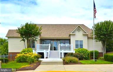 SURREY AT MANCHESTER LAKES - Residential