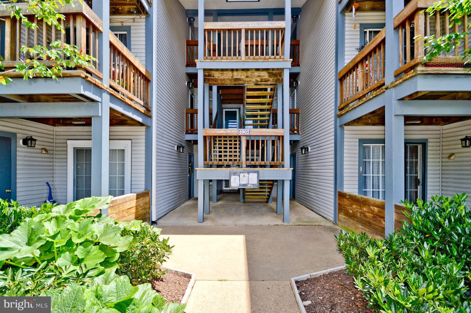 SURREY AT MANCHESTER LAKES - Residential