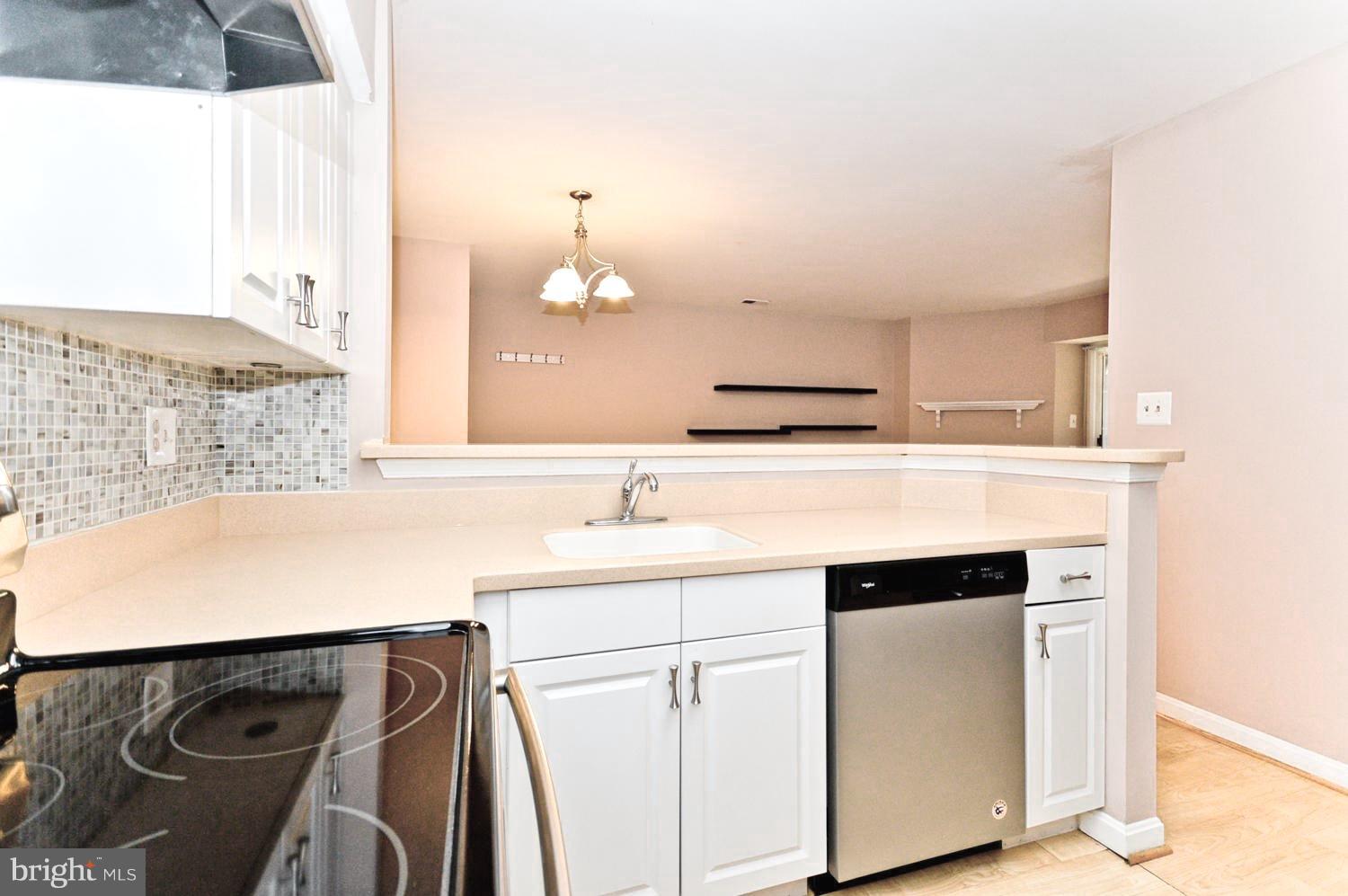 SURREY AT MANCHESTER LAKES - Residential