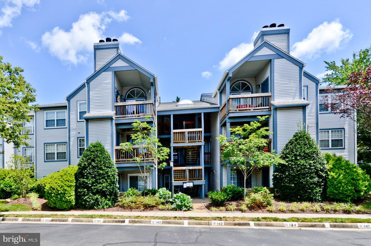 SURREY AT MANCHESTER LAKES - Residential