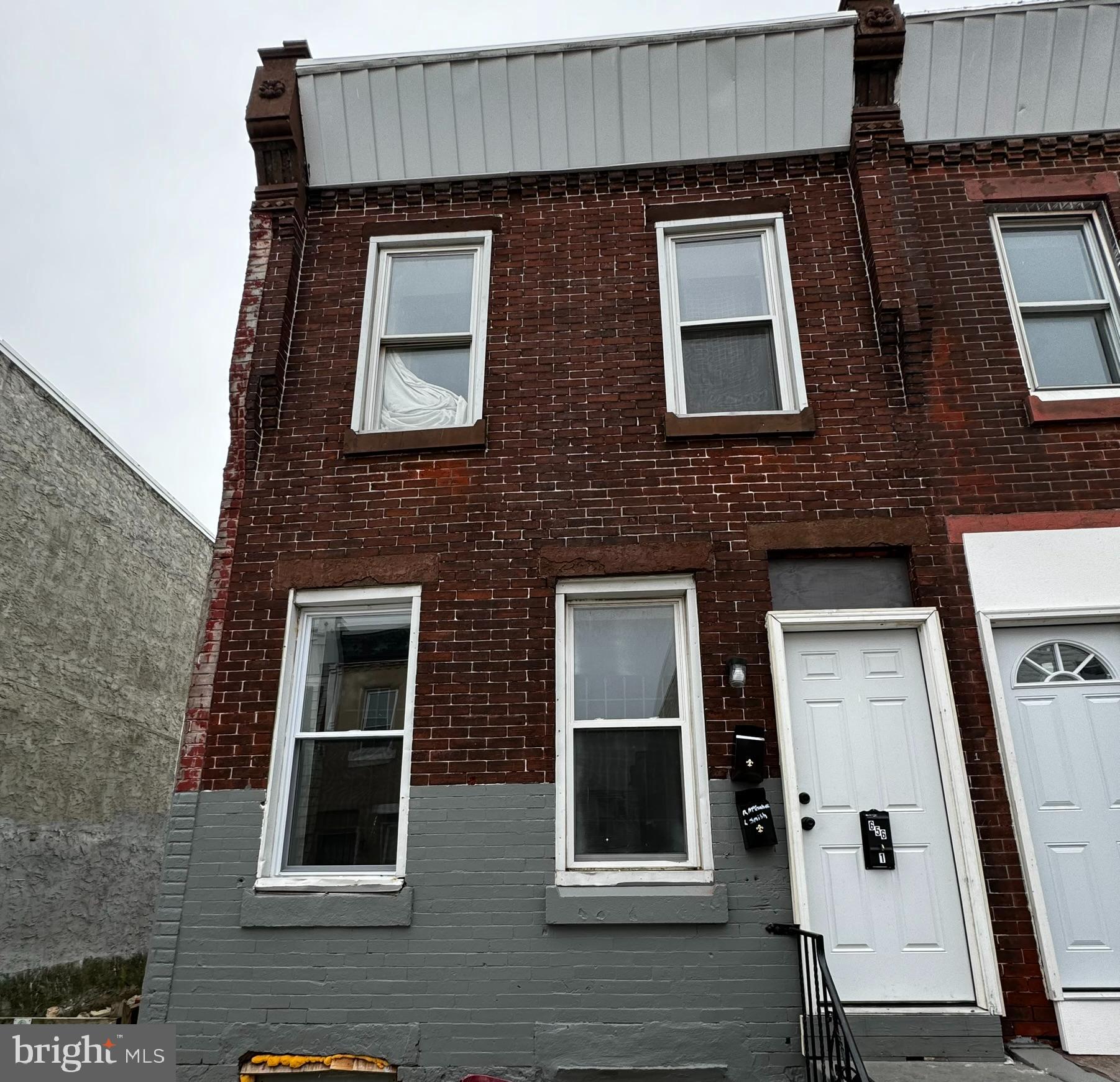 Welcome to this duplex - the first unit is a 1 bedroom 1 bathrooms and rent is vacant, the second unit is a 1 bed 1 bathroom and rent is $900 Property is in very good condition and are well maintained., and was renovated in 2024. /.../........ The property has lead test, a rental license and is a good quality rental. All offers will be presented.. Buyer is responsible for u/o, and proof of funds required with all offers. All offers will be presented, and it must be a written offer.