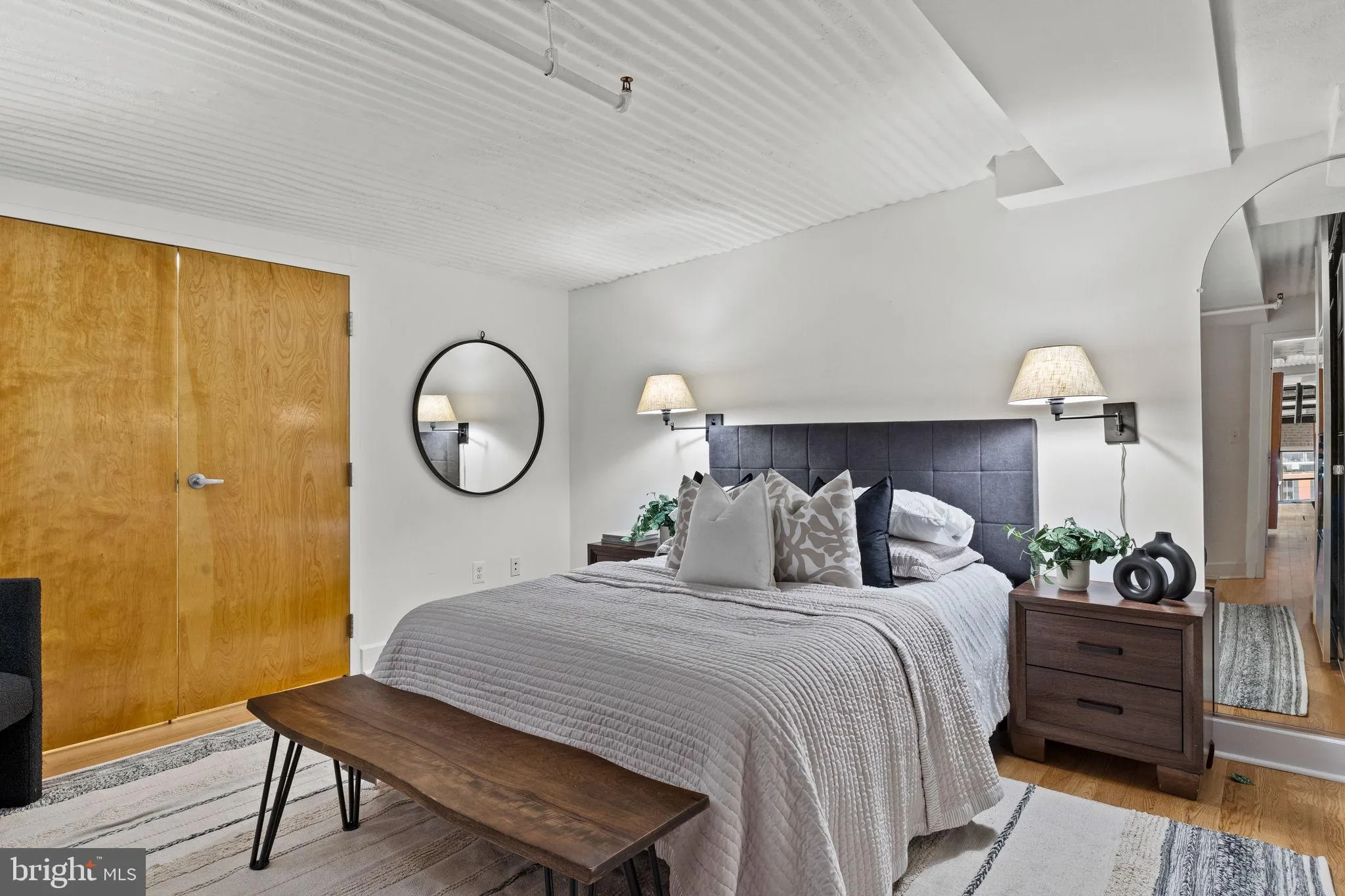 Philadelphia, Pennsylvania 19103, United States, 3 Bedrooms Bedrooms, ,2 BathroomsBathrooms,Residential,Active,225080