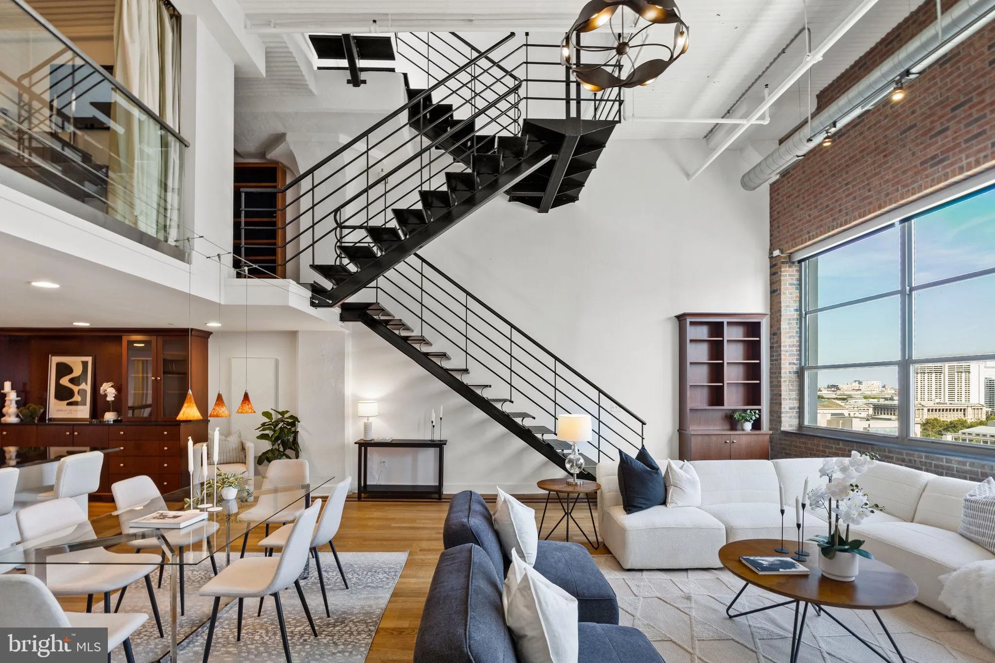 Philadelphia, Pennsylvania 19103, United States, 3 Bedrooms Bedrooms, ,2 BathroomsBathrooms,Residential,Active,225080