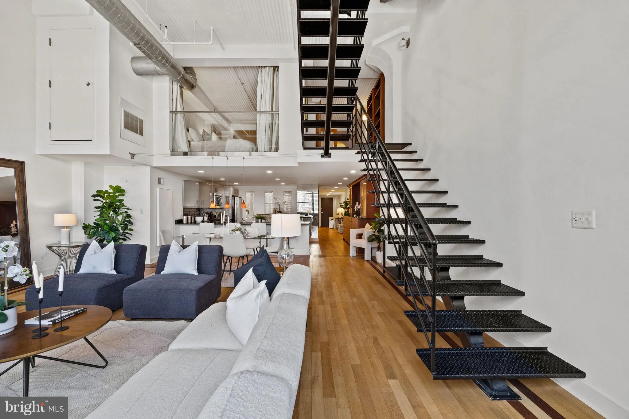 Philadelphia, Pennsylvania 19103, United States, 3 Bedrooms Bedrooms, ,2 BathroomsBathrooms,Residential,Active,225080