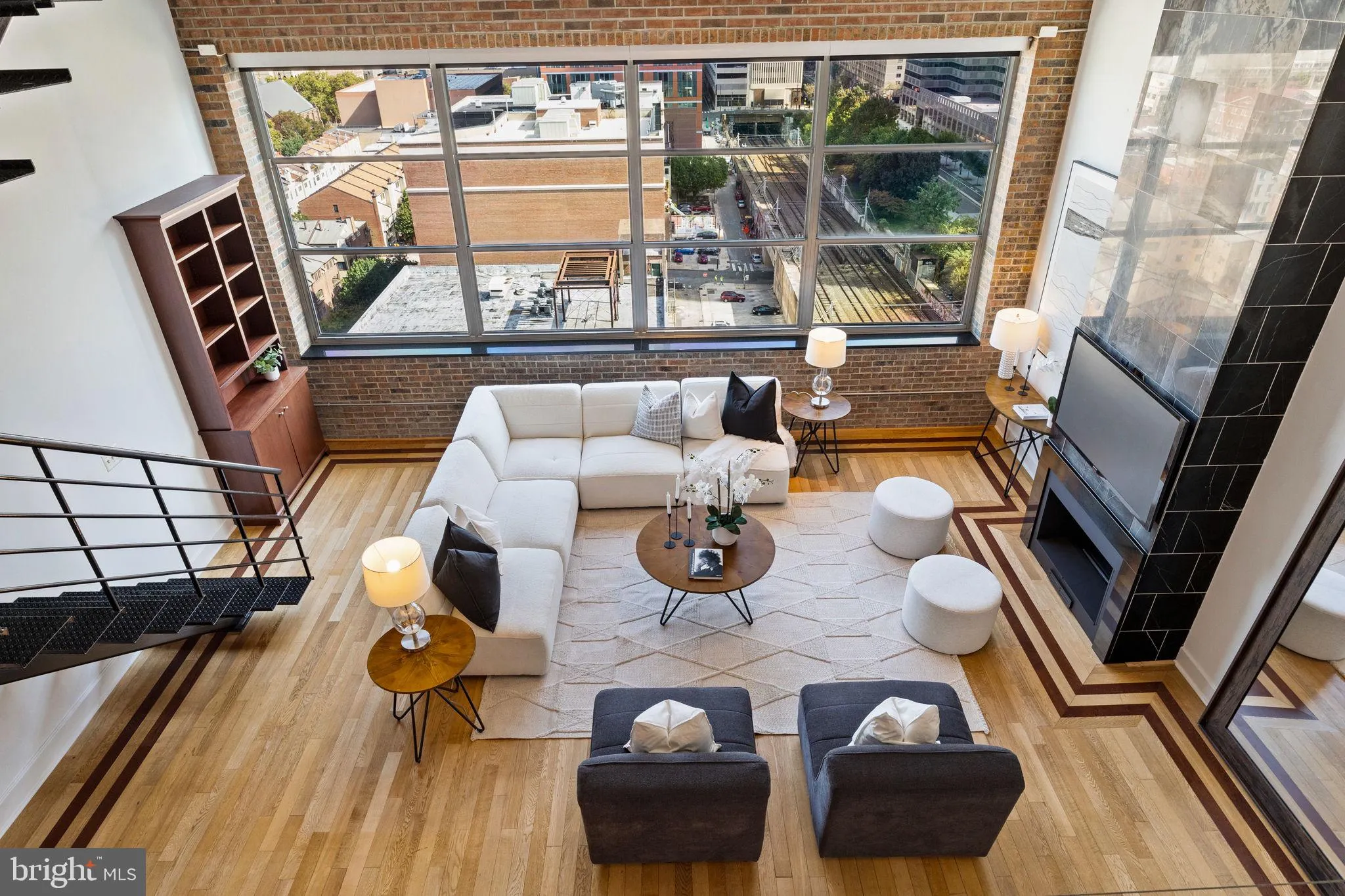 Philadelphia, Pennsylvania 19103, United States, 3 Bedrooms Bedrooms, ,2 BathroomsBathrooms,Residential,Active,225080