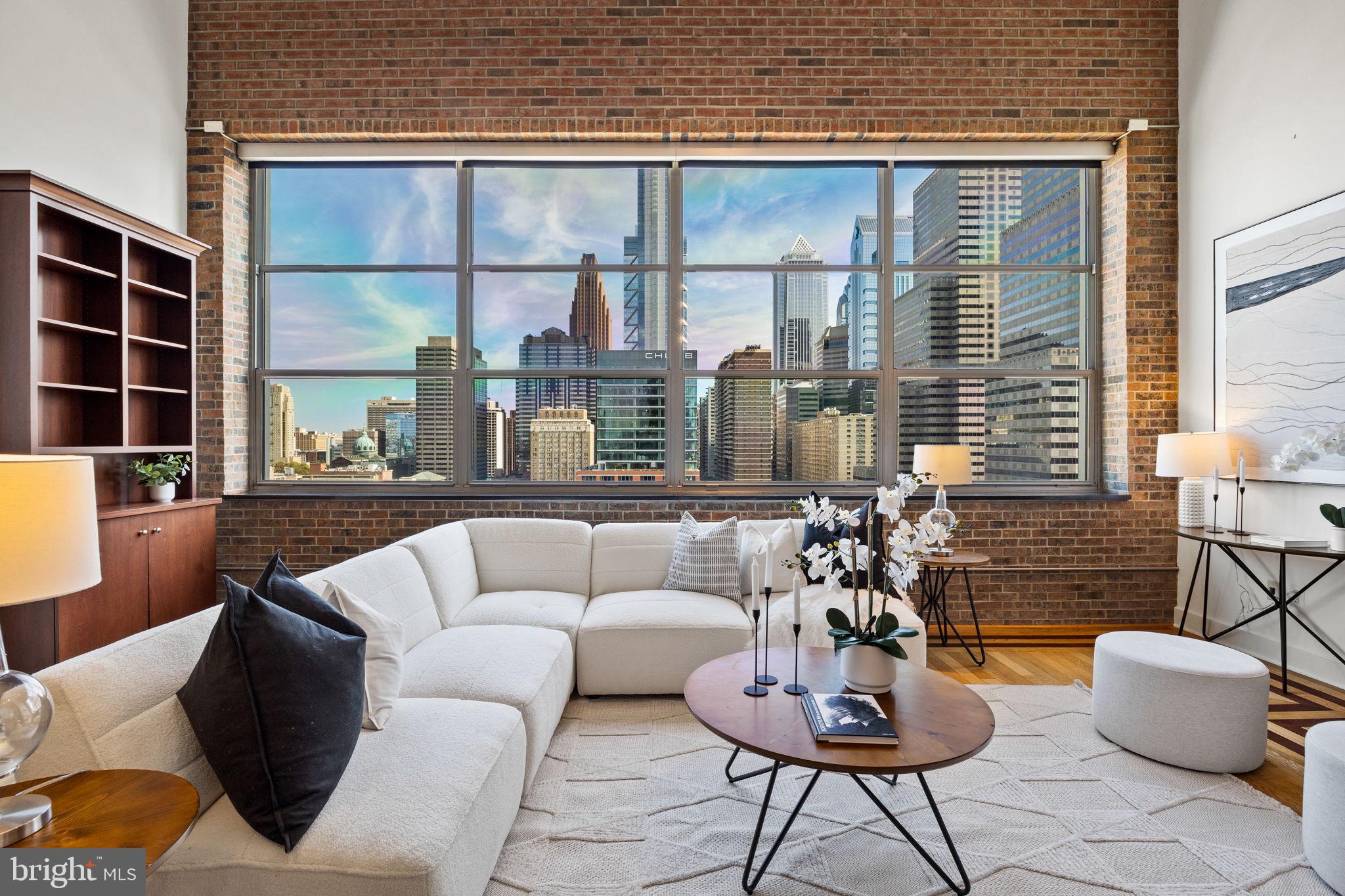 LOGAN SQUARE - Residential