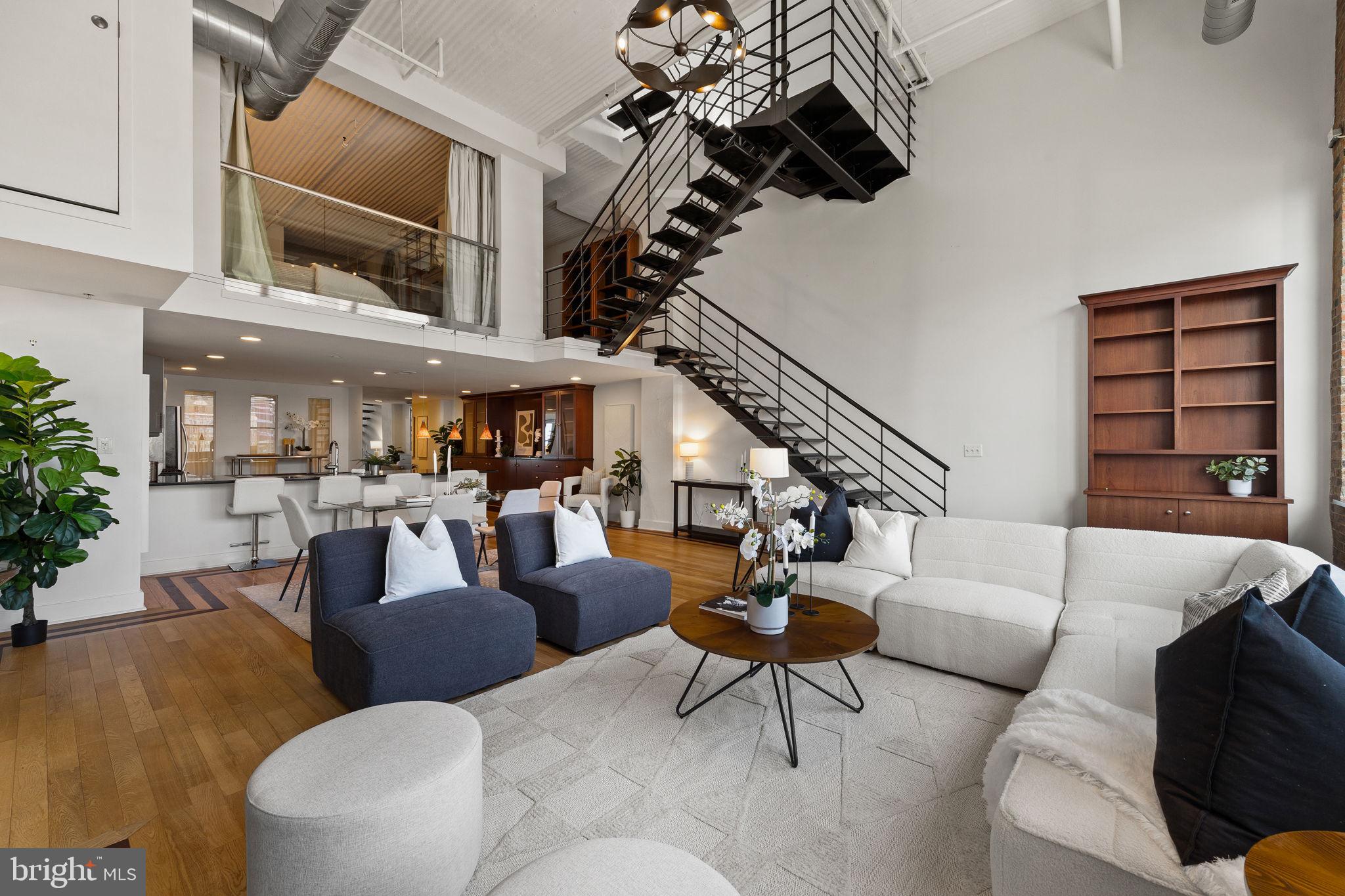 LOGAN SQUARE - Residential