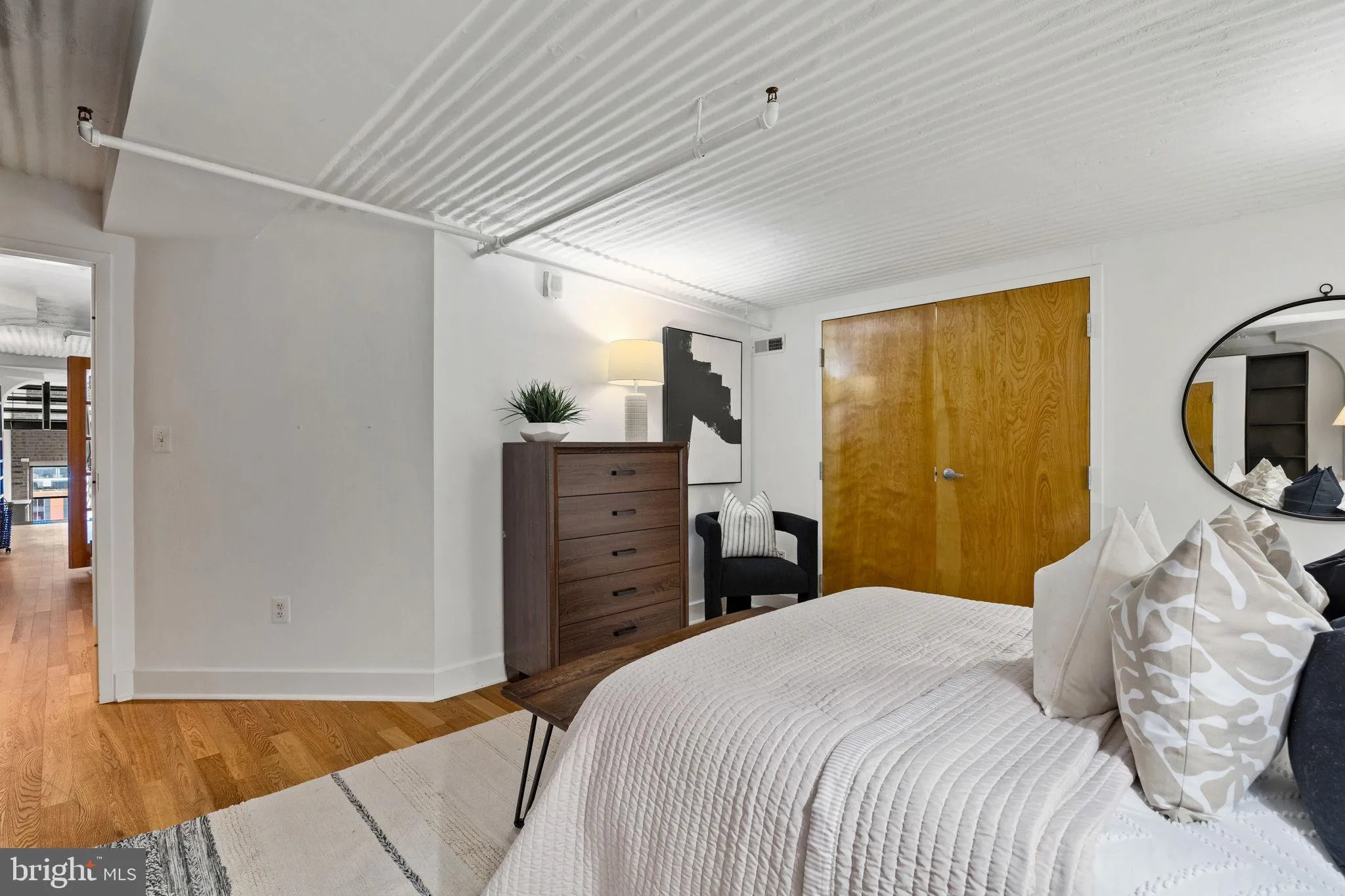 Philadelphia, Pennsylvania 19103, United States, 3 Bedrooms Bedrooms, ,2 BathroomsBathrooms,Residential,Active,225080