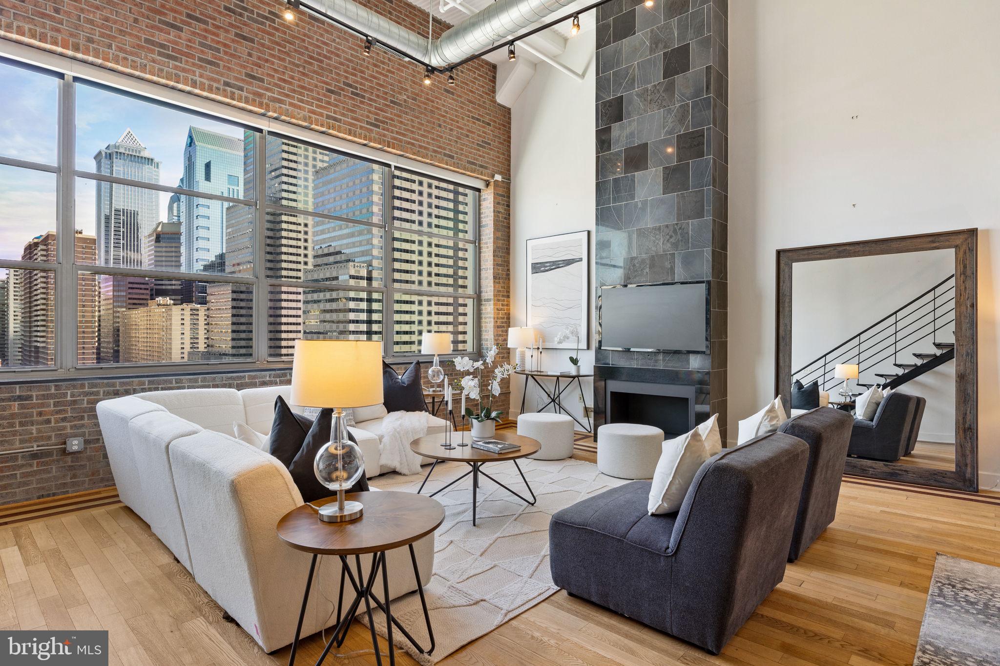 LOGAN SQUARE - Residential