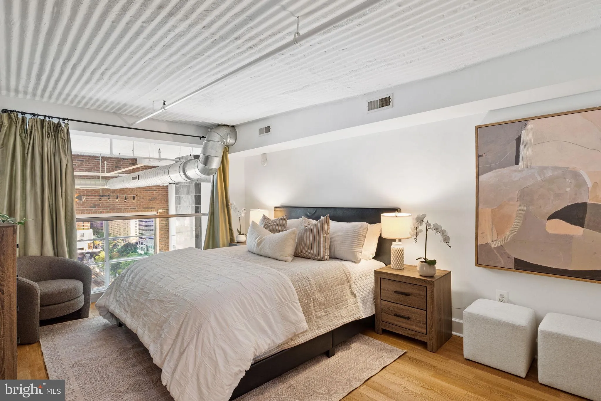 Philadelphia, Pennsylvania 19103, United States, 3 Bedrooms Bedrooms, ,2 BathroomsBathrooms,Residential,Active,225080