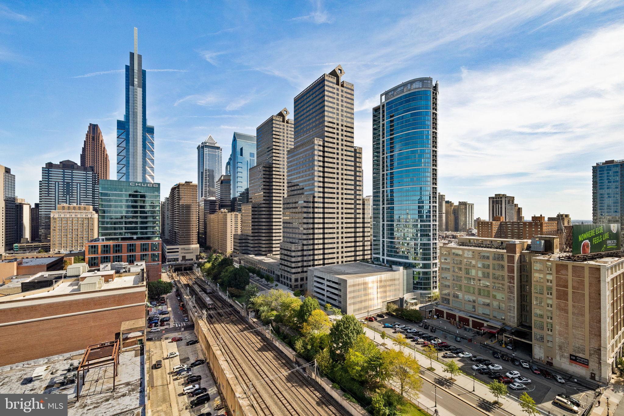 LOGAN SQUARE - Residential