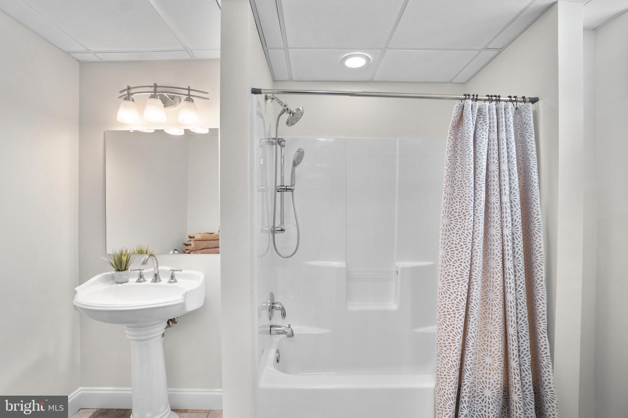 SCENIC MOUNTAIN ESTATES - Residential