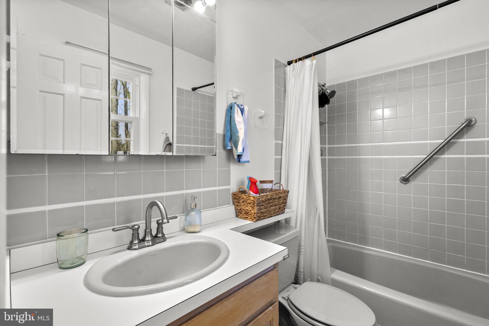 HARDESTY ESTATES - Residential