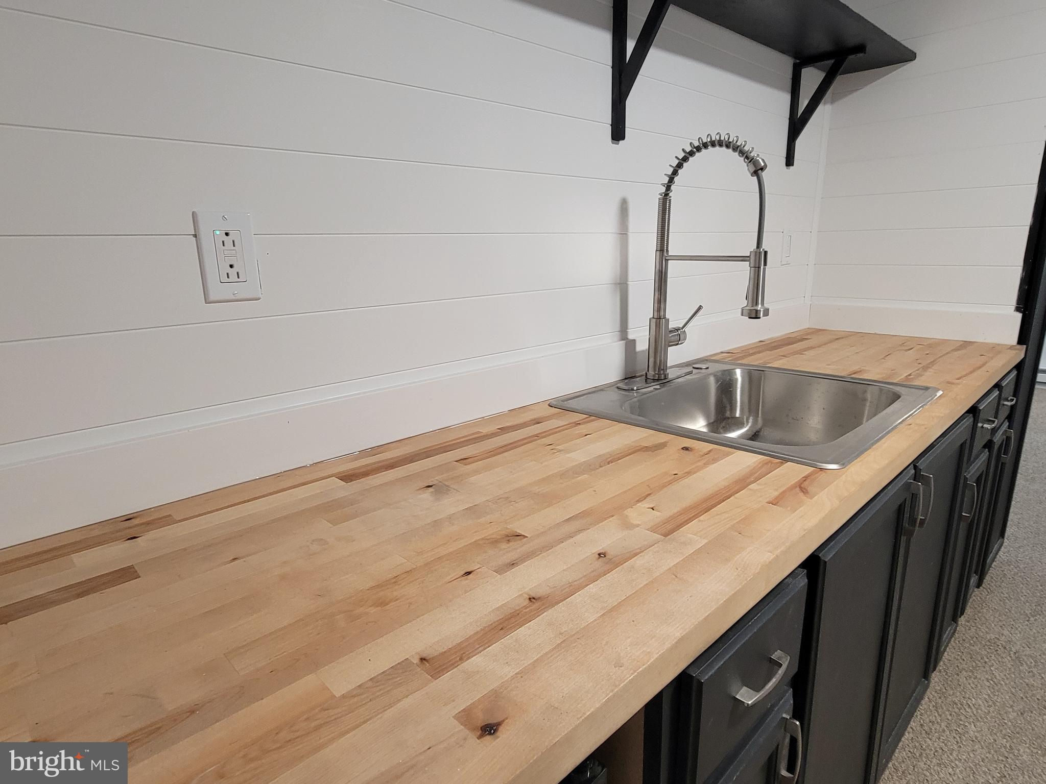 WEST OAK LANE - Residential
