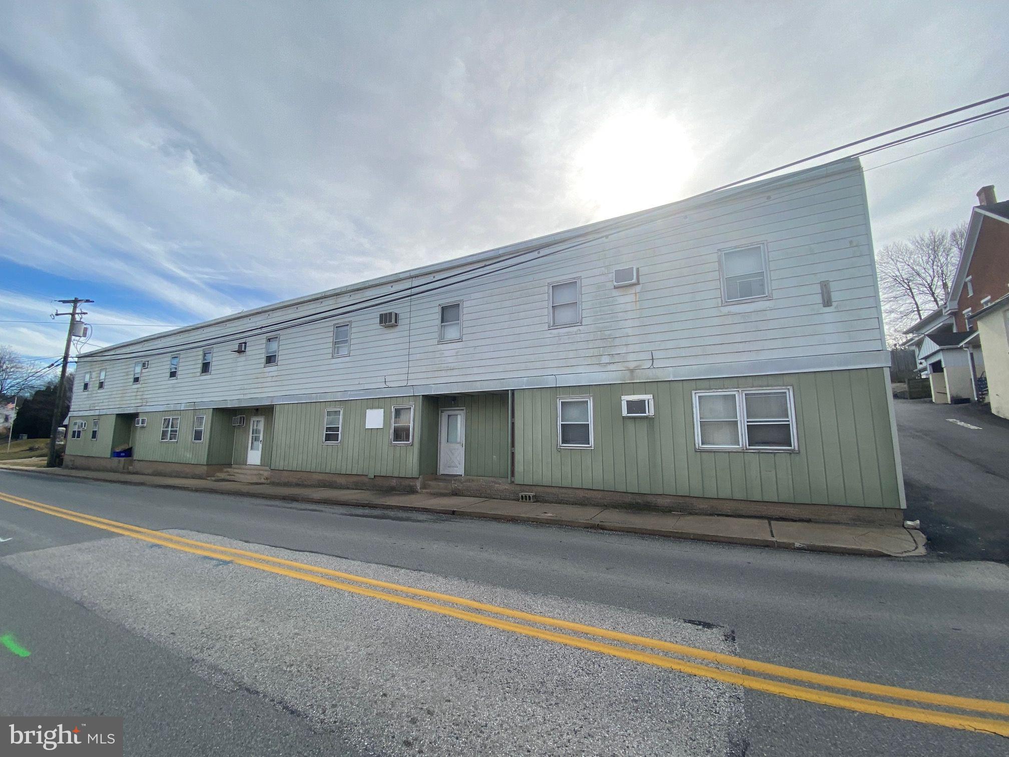 Two bedroom, one bathroom apartment.
Note: Applicant must fill out an application and be approved by Southern Management Rentals, LLC PRIOR to viewing the property. The online application can be found on our website. You can apply for this property under the property description.