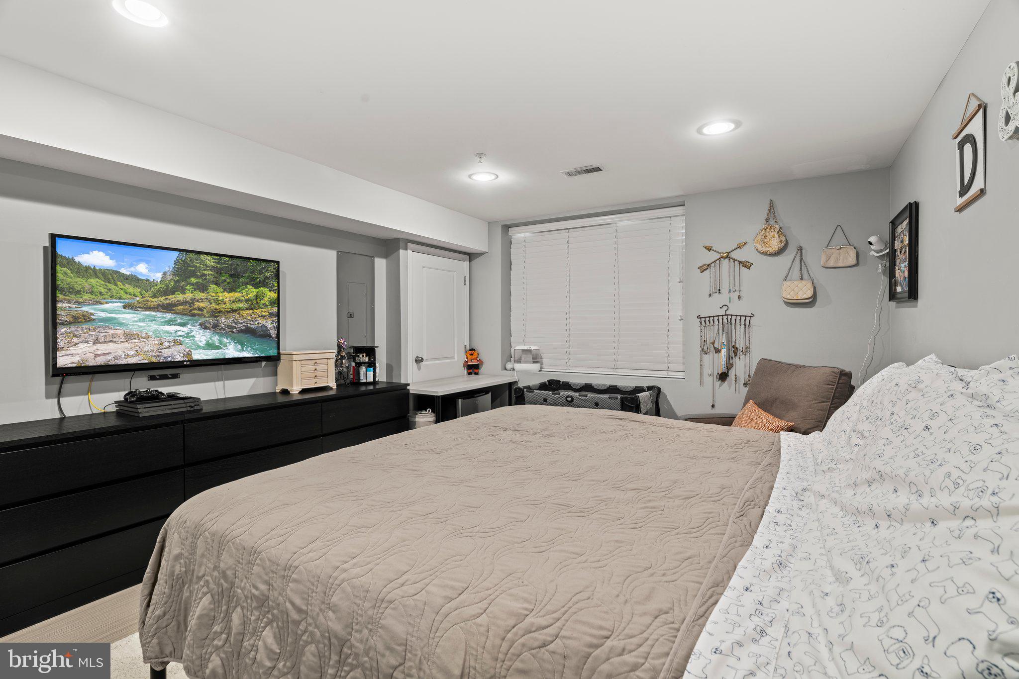 GRADUATE HOSPITAL - Residential Lease