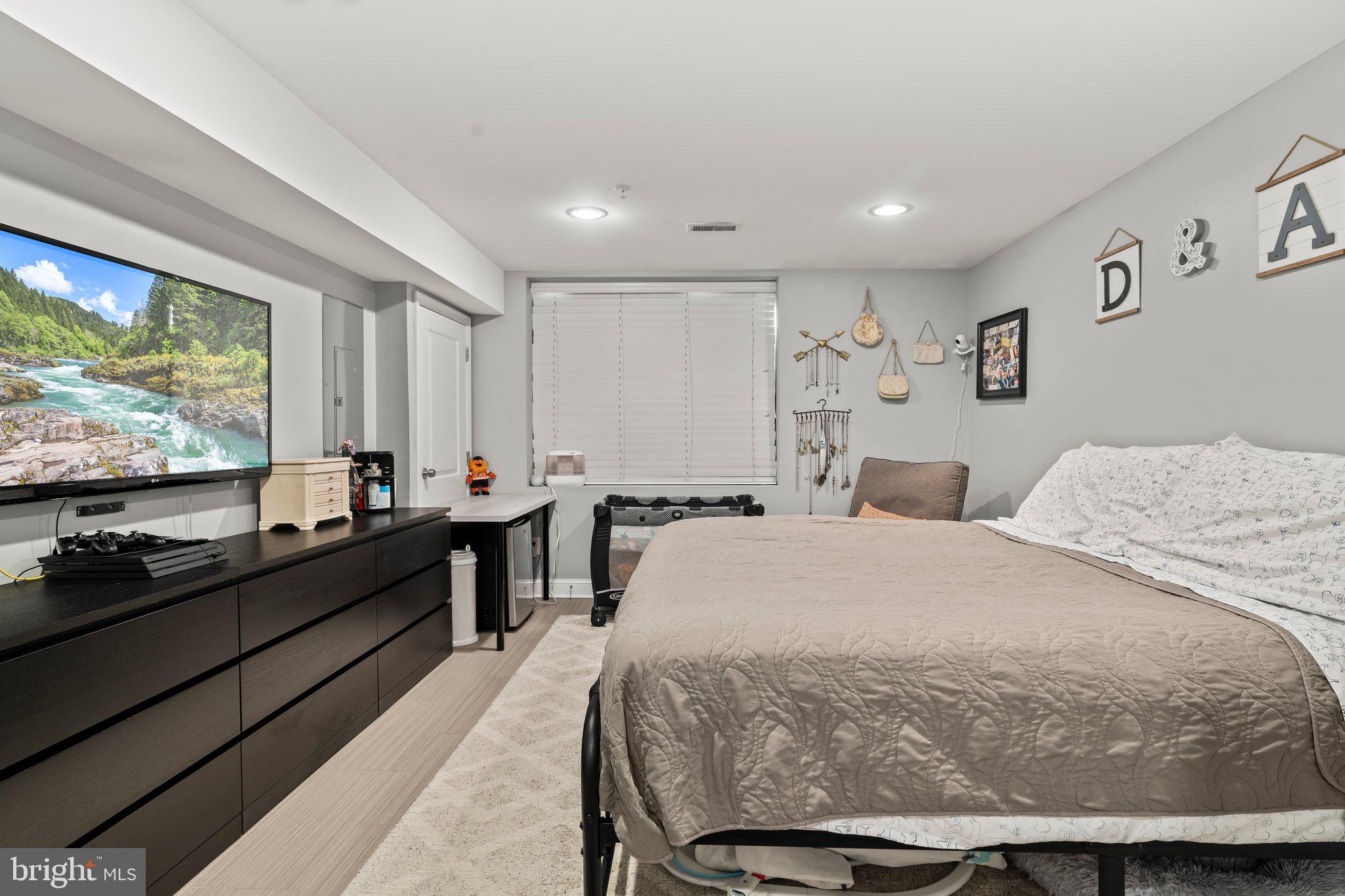 GRADUATE HOSPITAL - Residential Lease