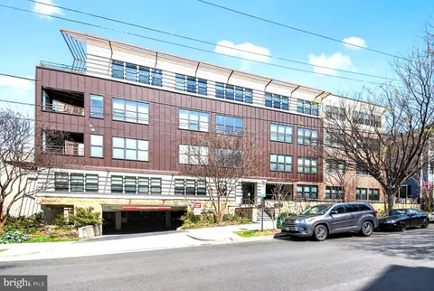MLS: DCDC2272984