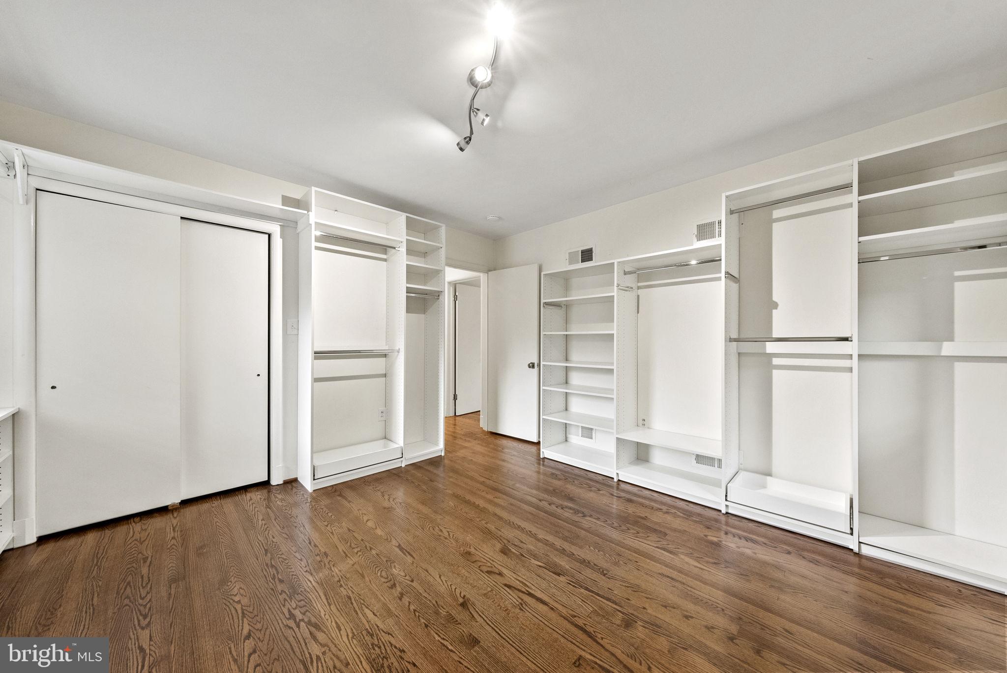 MALBROOK - Residential