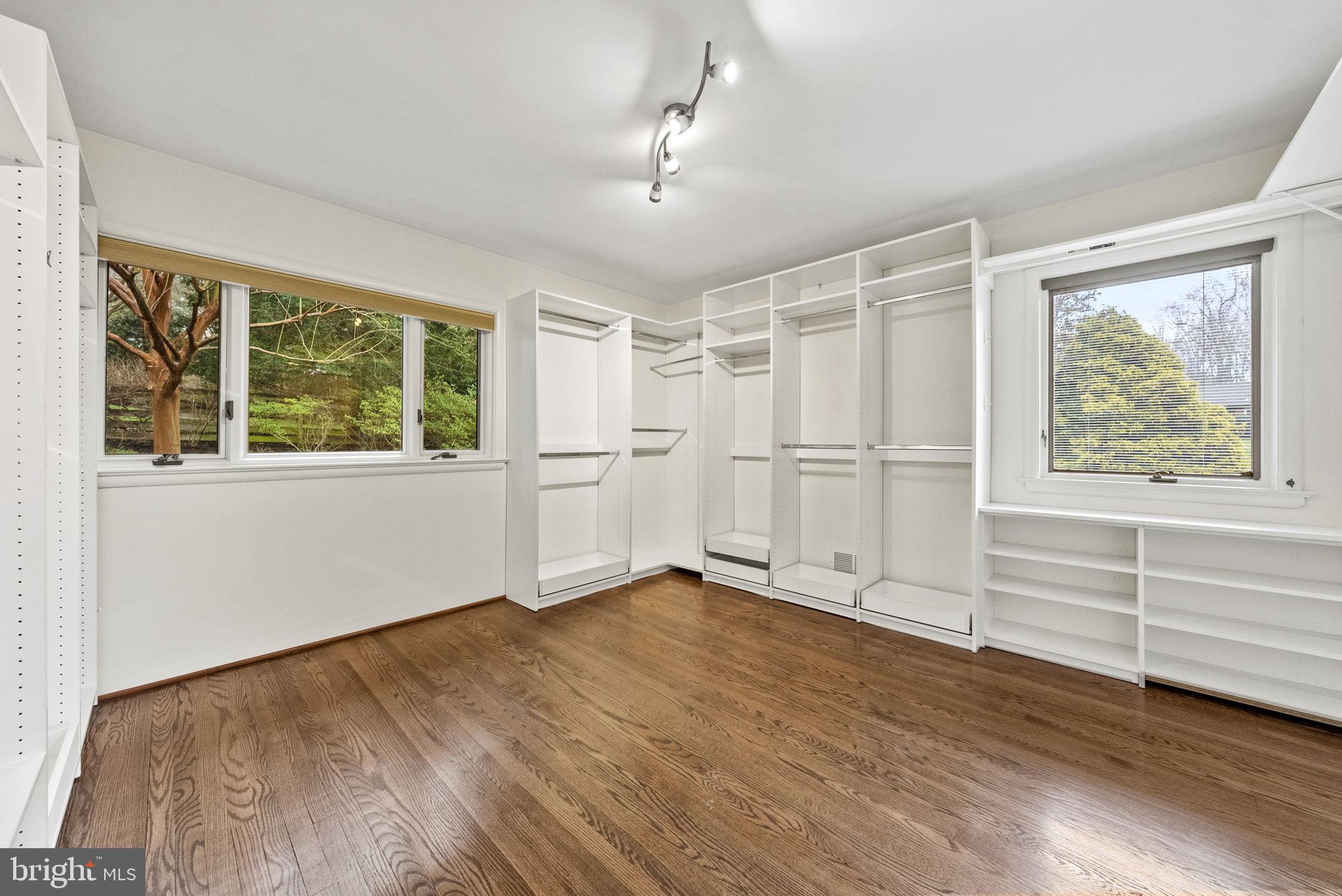 MALBROOK - Residential