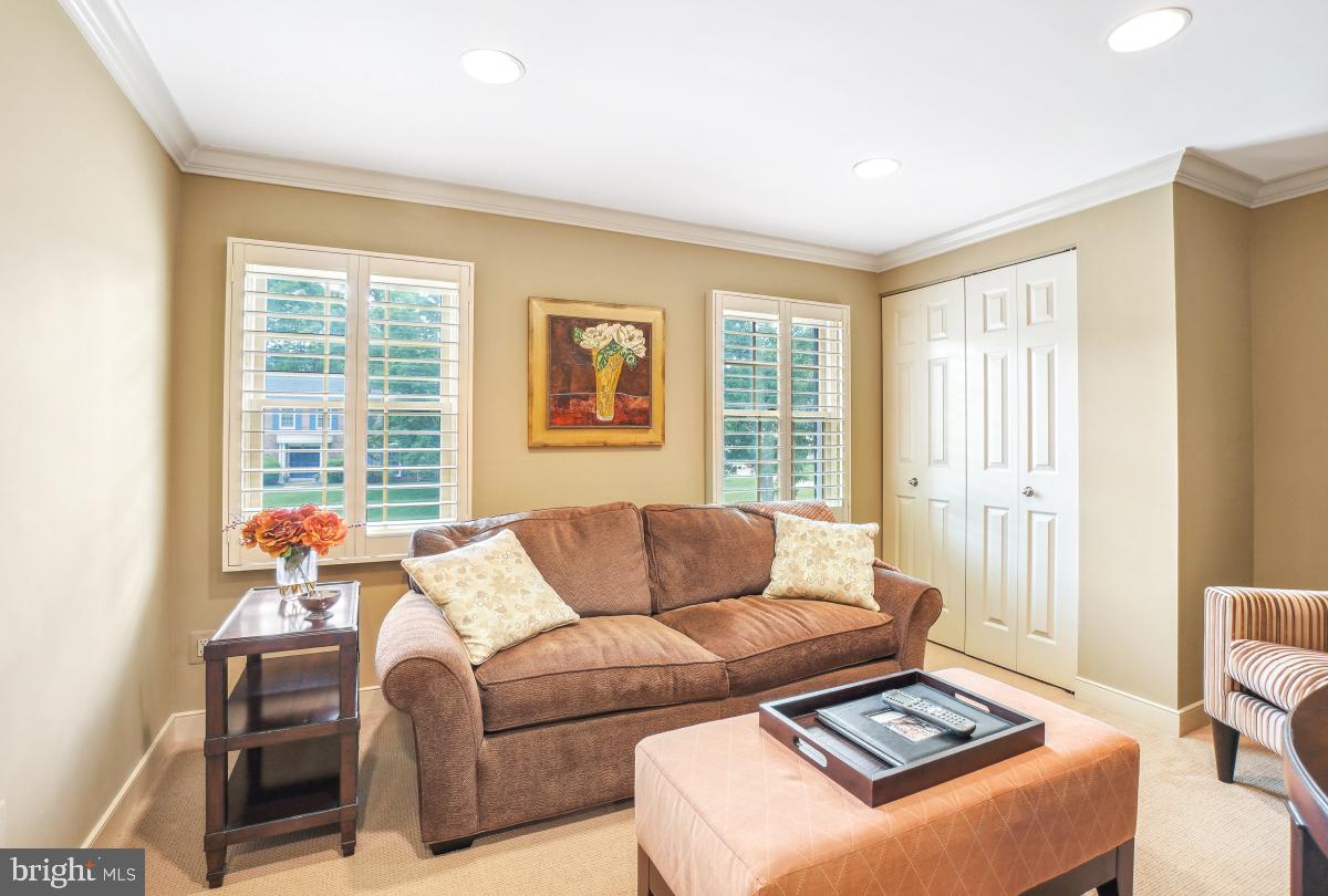 POTOMAC COMMONS - Residential