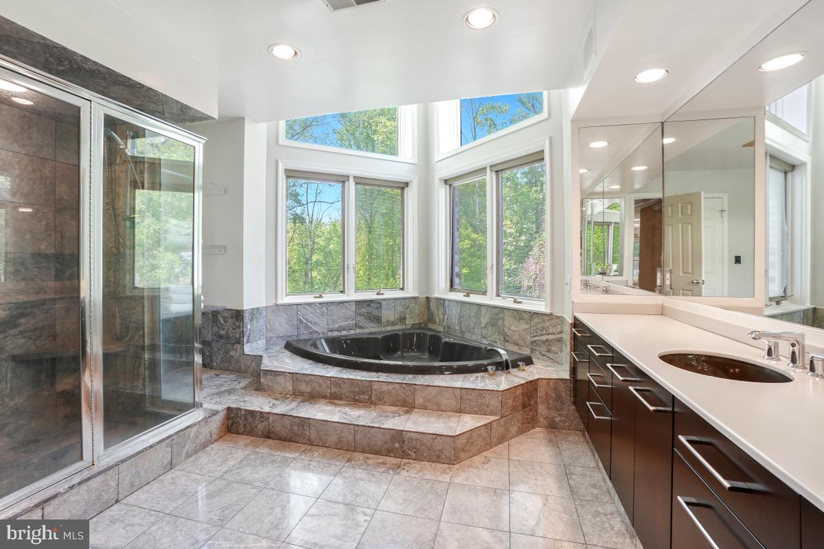 POTOMAC COMMONS - Residential