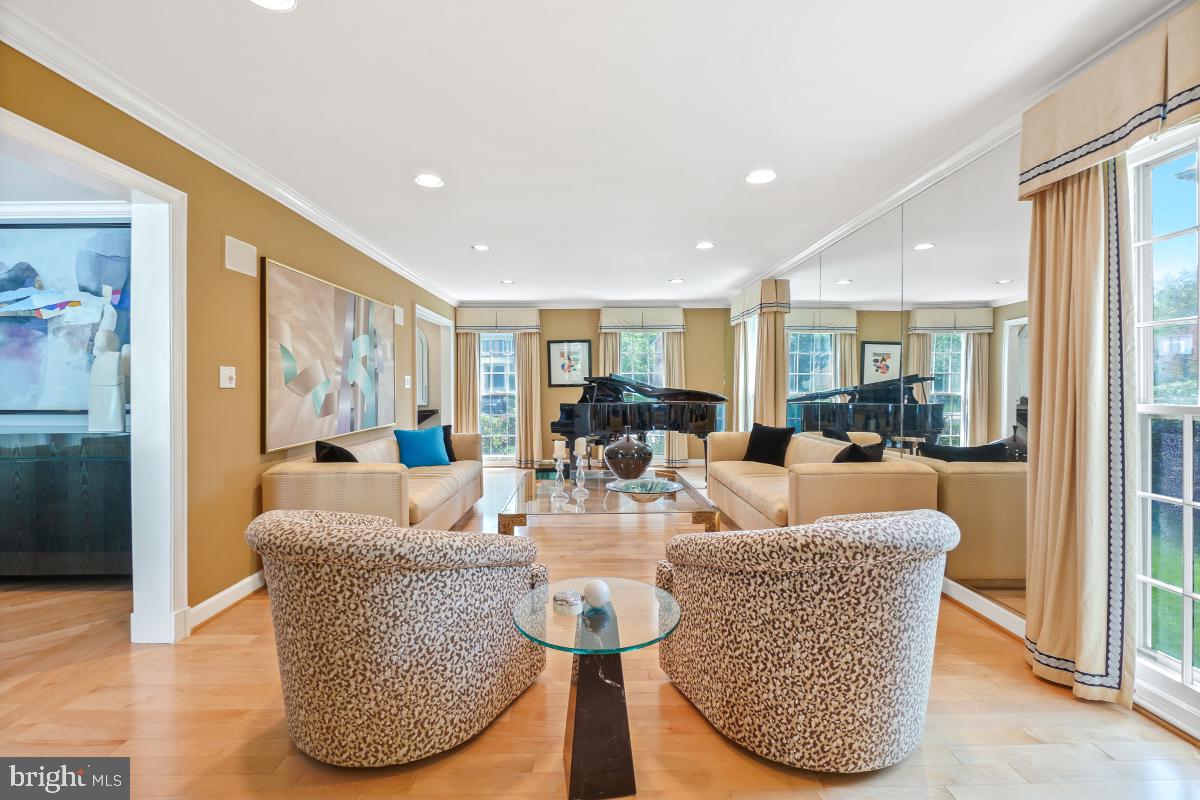 POTOMAC COMMONS - Residential