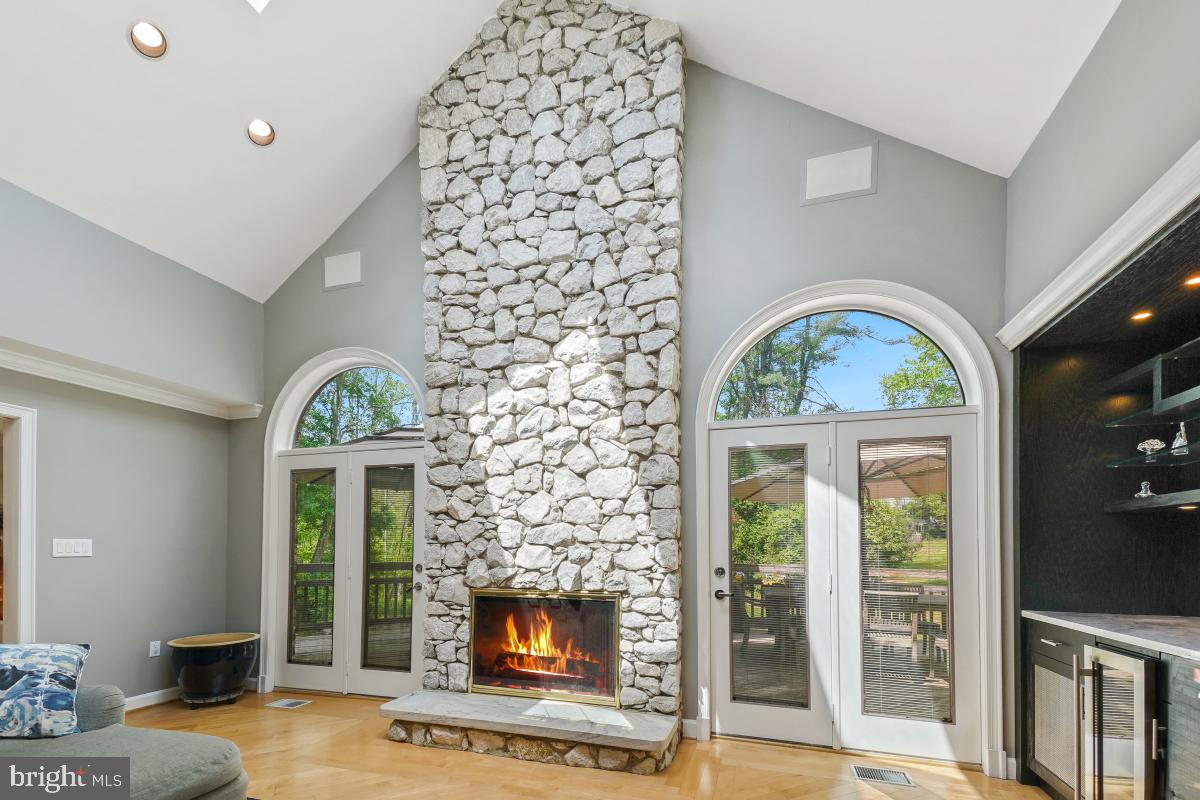 POTOMAC COMMONS - Residential