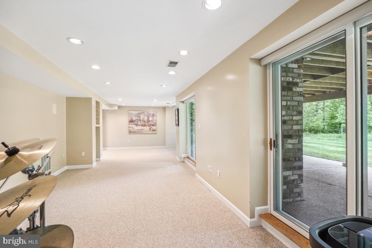 POTOMAC COMMONS - Residential