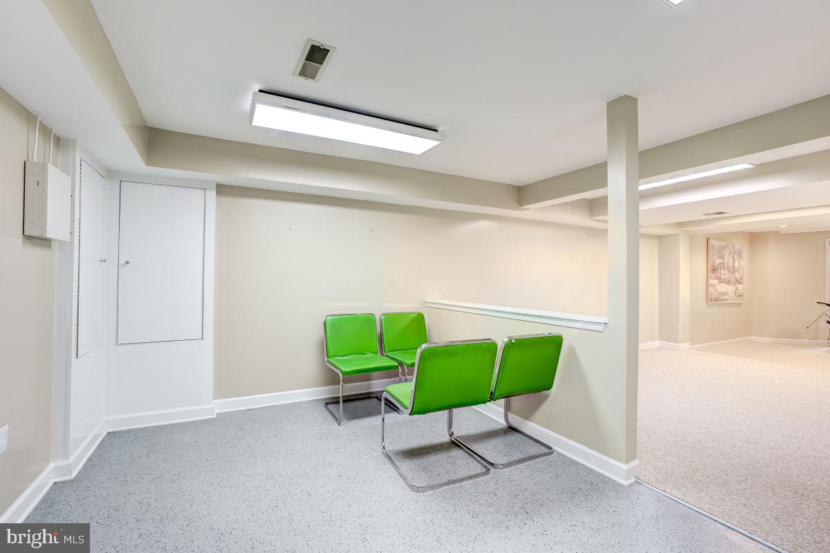 POTOMAC COMMONS - Residential