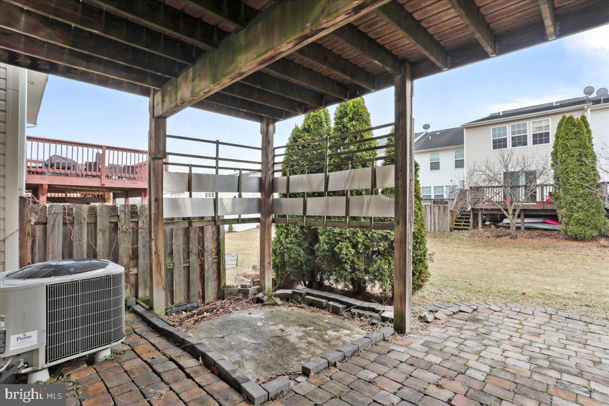 RIVERSIDE VILLAGES - Residential