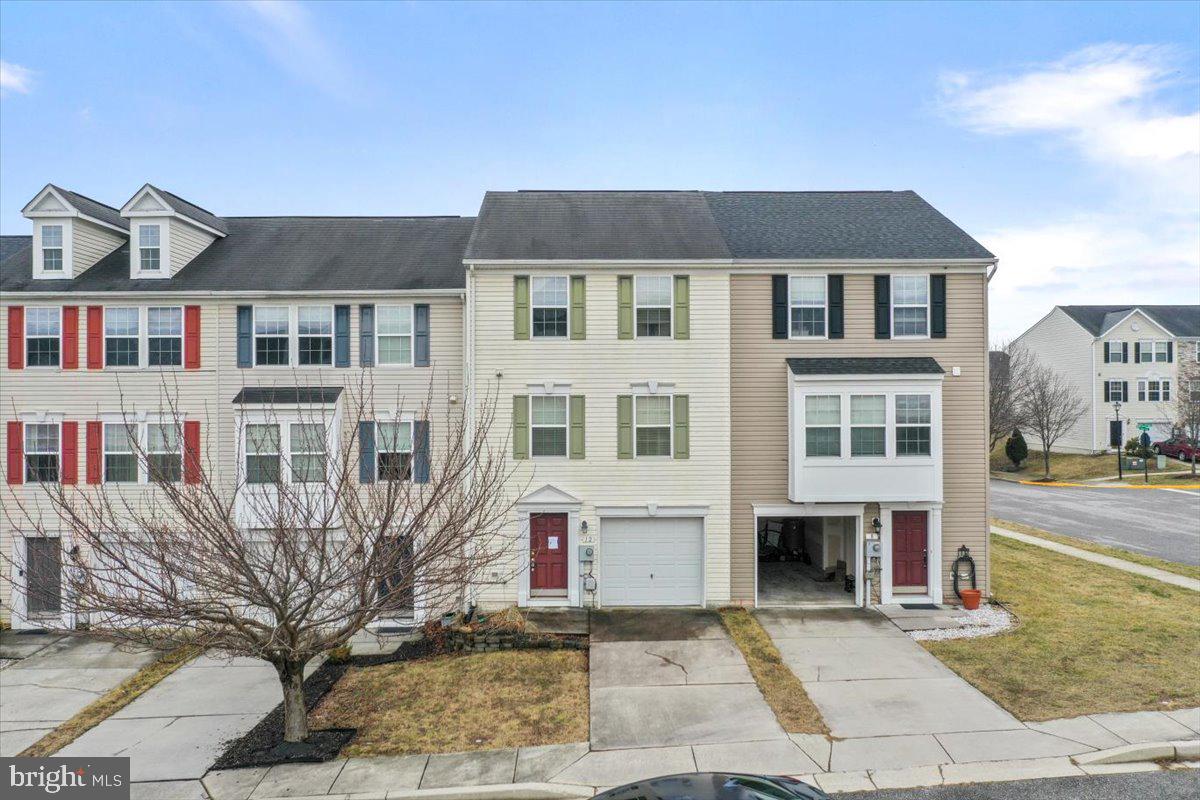 RIVERSIDE VILLAGES - Residential