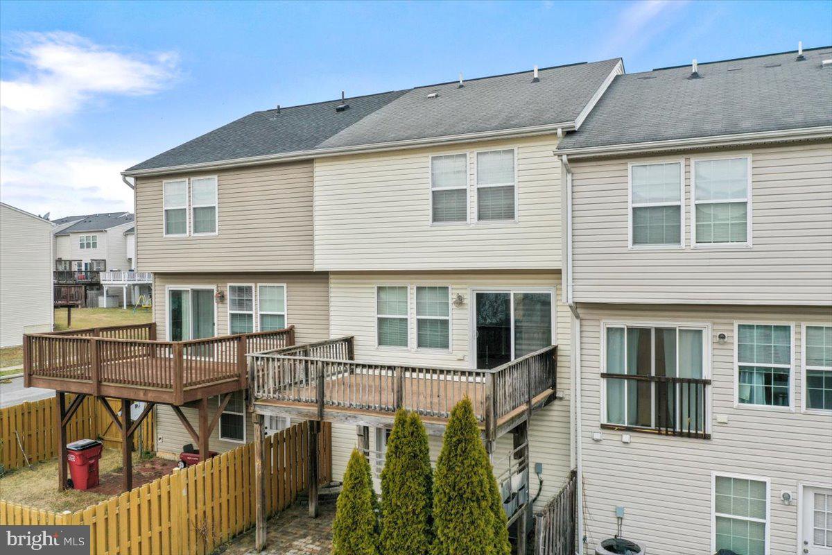 RIVERSIDE VILLAGES - Residential