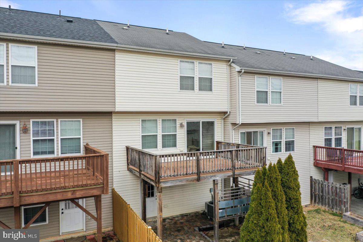 RIVERSIDE VILLAGES - Residential