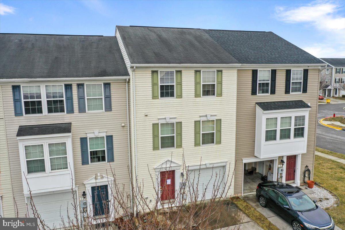 RIVERSIDE VILLAGES - Residential